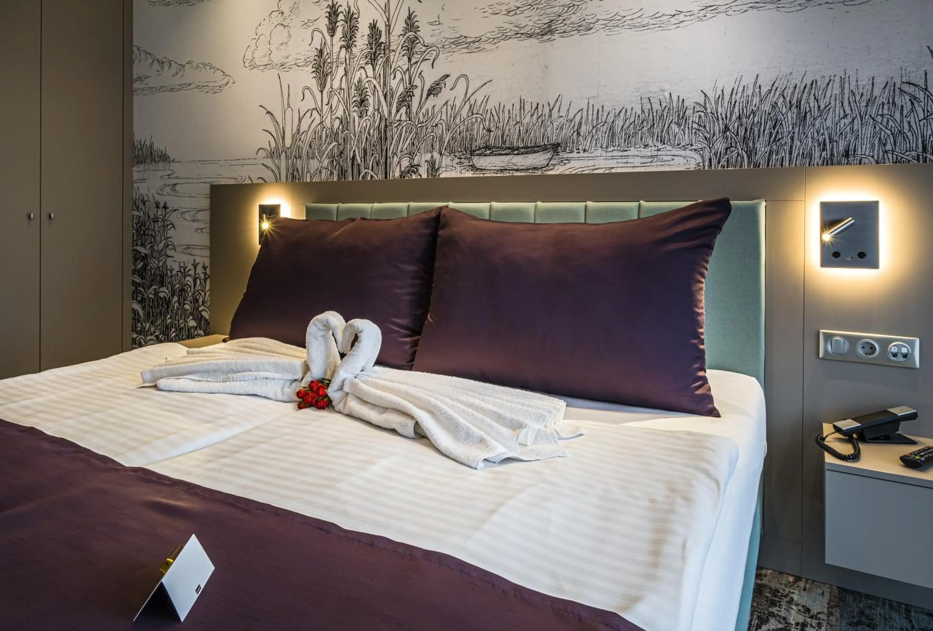 Deluxe Double or Twin Room with Balcony in Hotel Golden Lake Resort