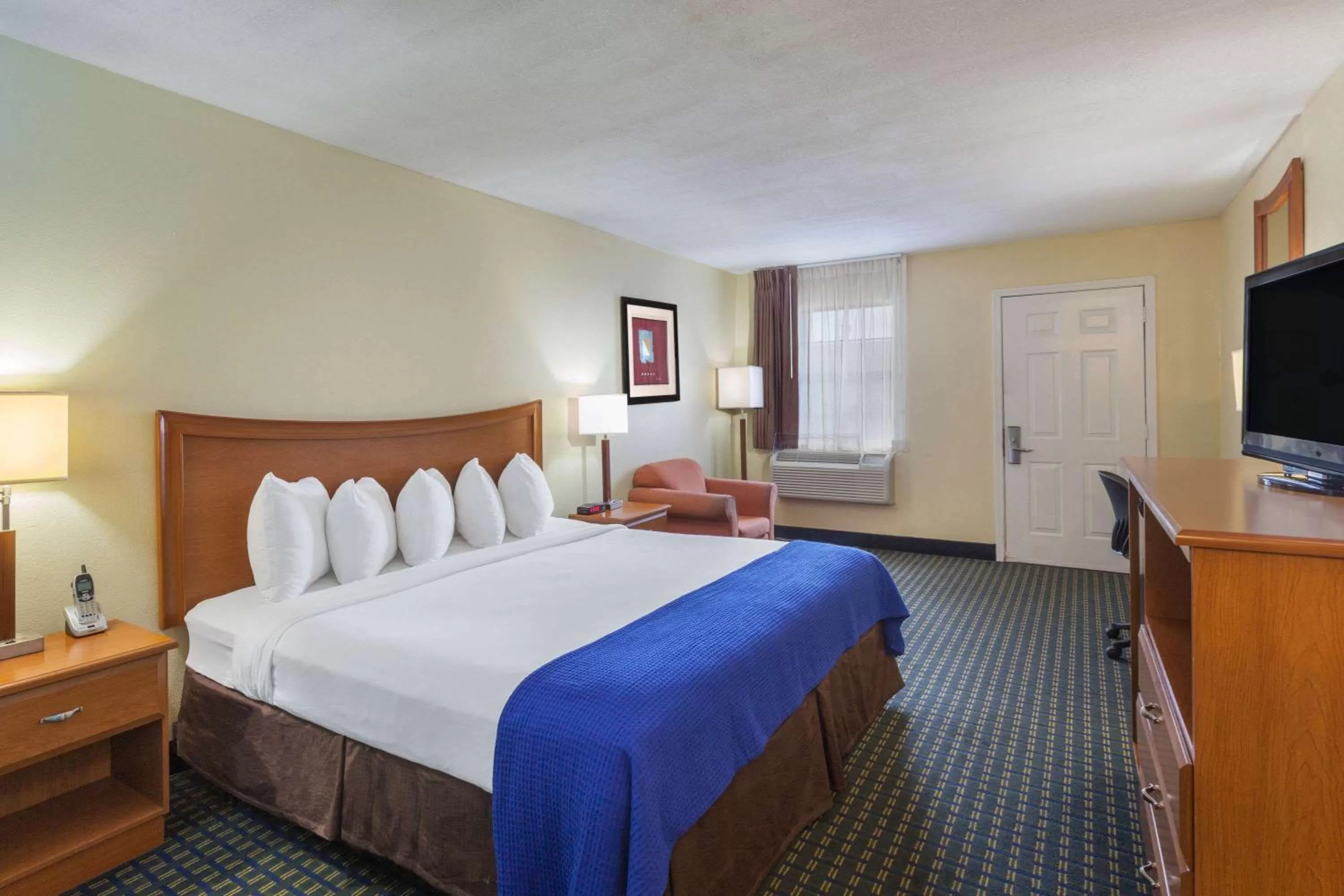 King Studio Suite - Non-Smoking in Days Inn by Wyndham Natchitoches