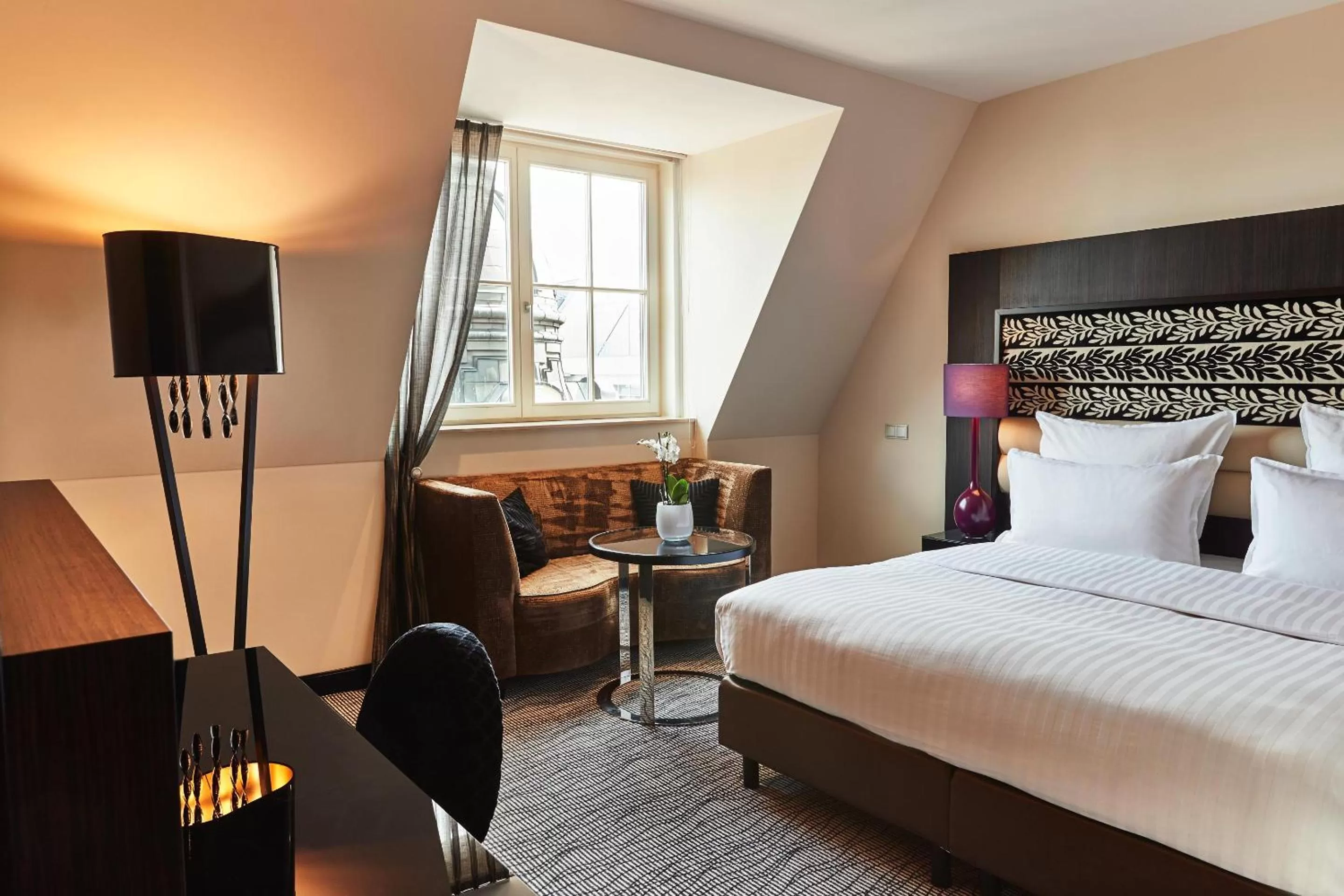 Grand Deluxe Double Room in Steigenberger Icon Grandhotel Handelshof Leipzig