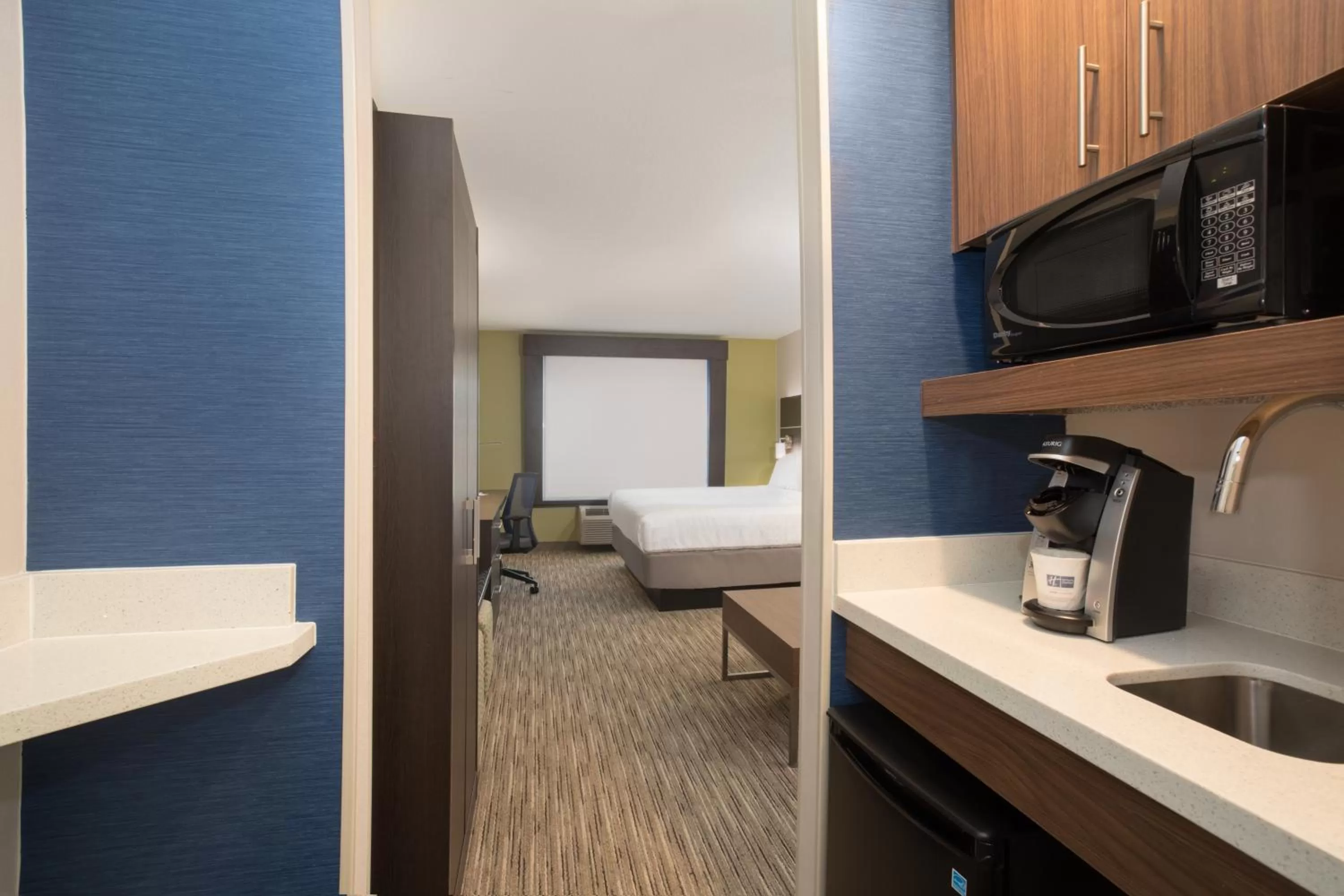 Standard King Room in Holiday Inn Express Hotel & Suites Longmont by IHG