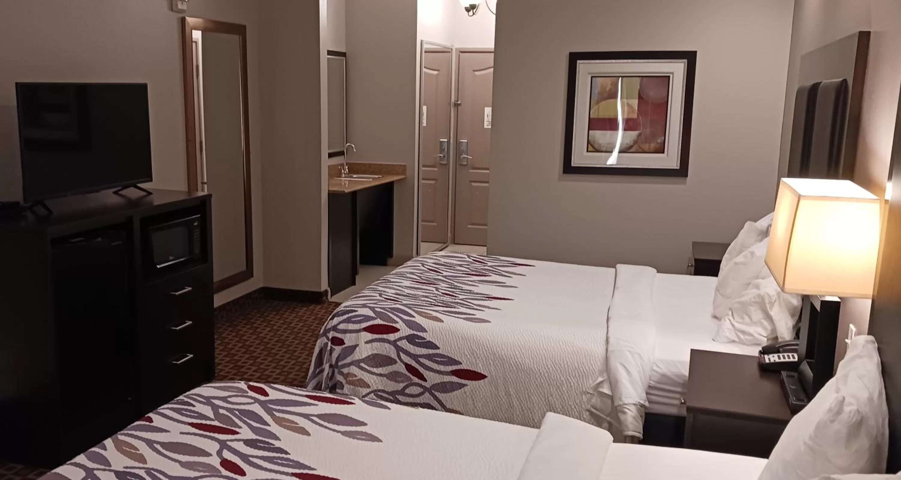 Superior Queen Room with Two Queen Beds Disability Access Non-Smoking in Red Roof Inn & Suites Longview