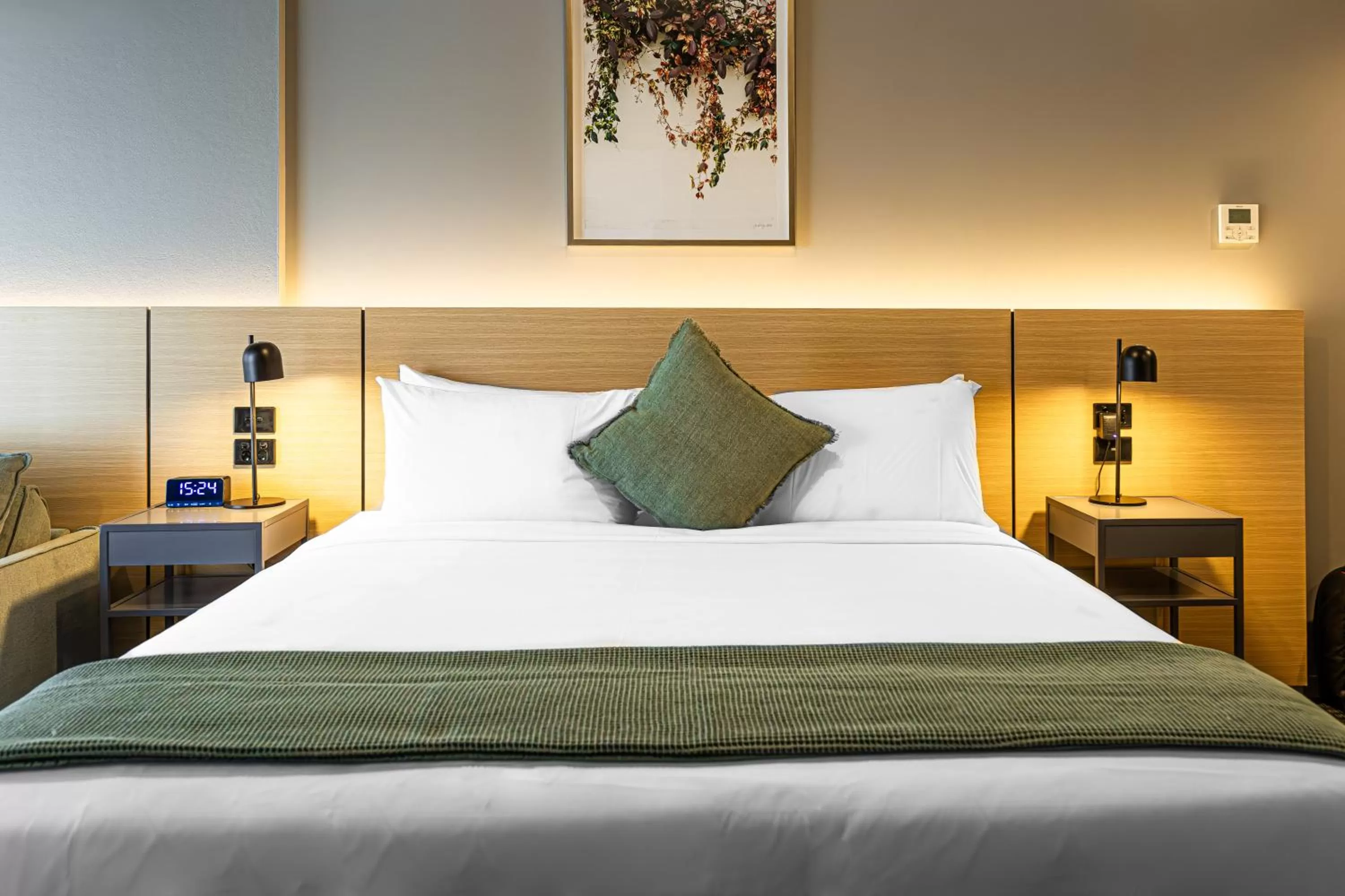 Corner Deluxe Room in Song Hotel Sydney