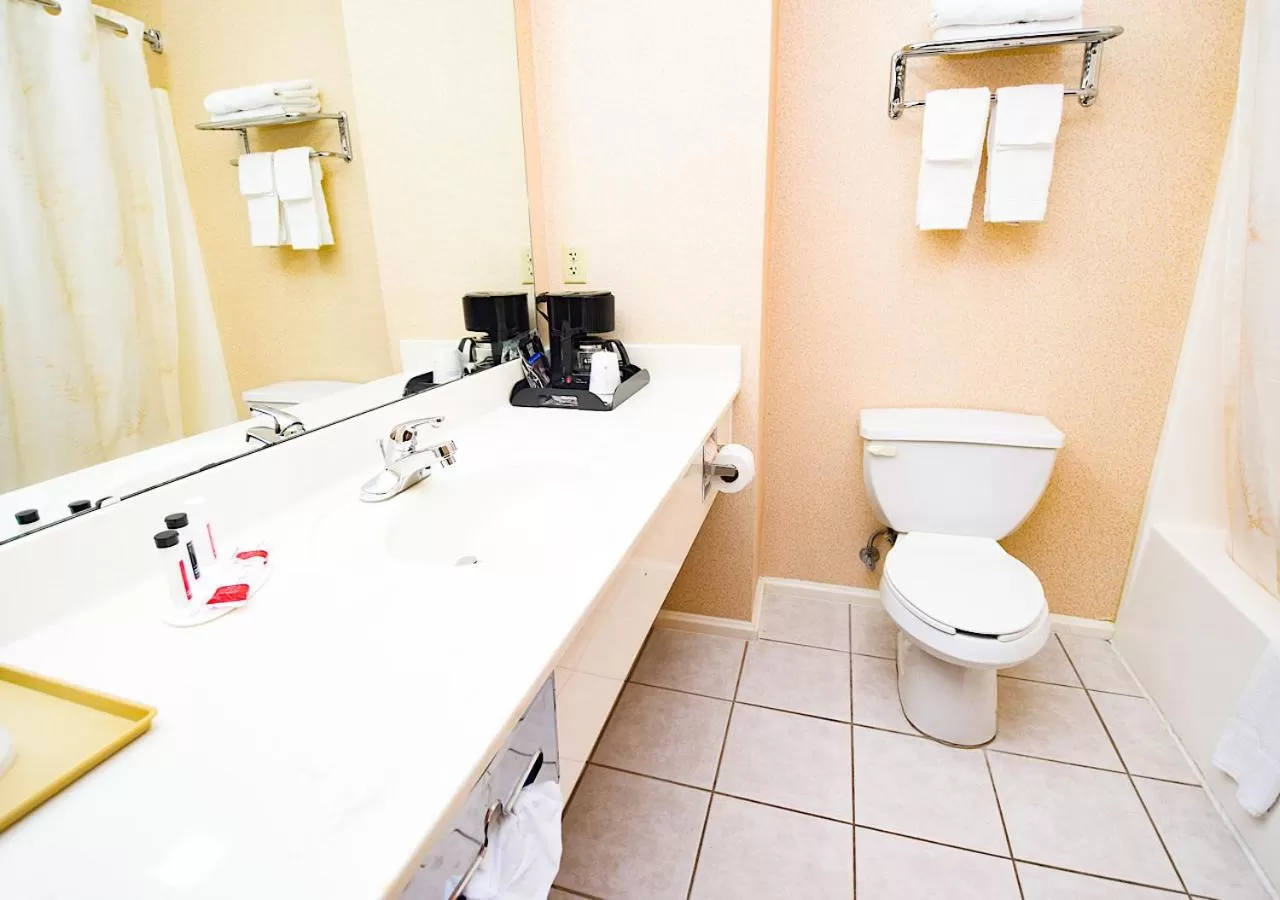 Business King Room - Non-Smoking in Super 8 by Wyndham Searcy AR