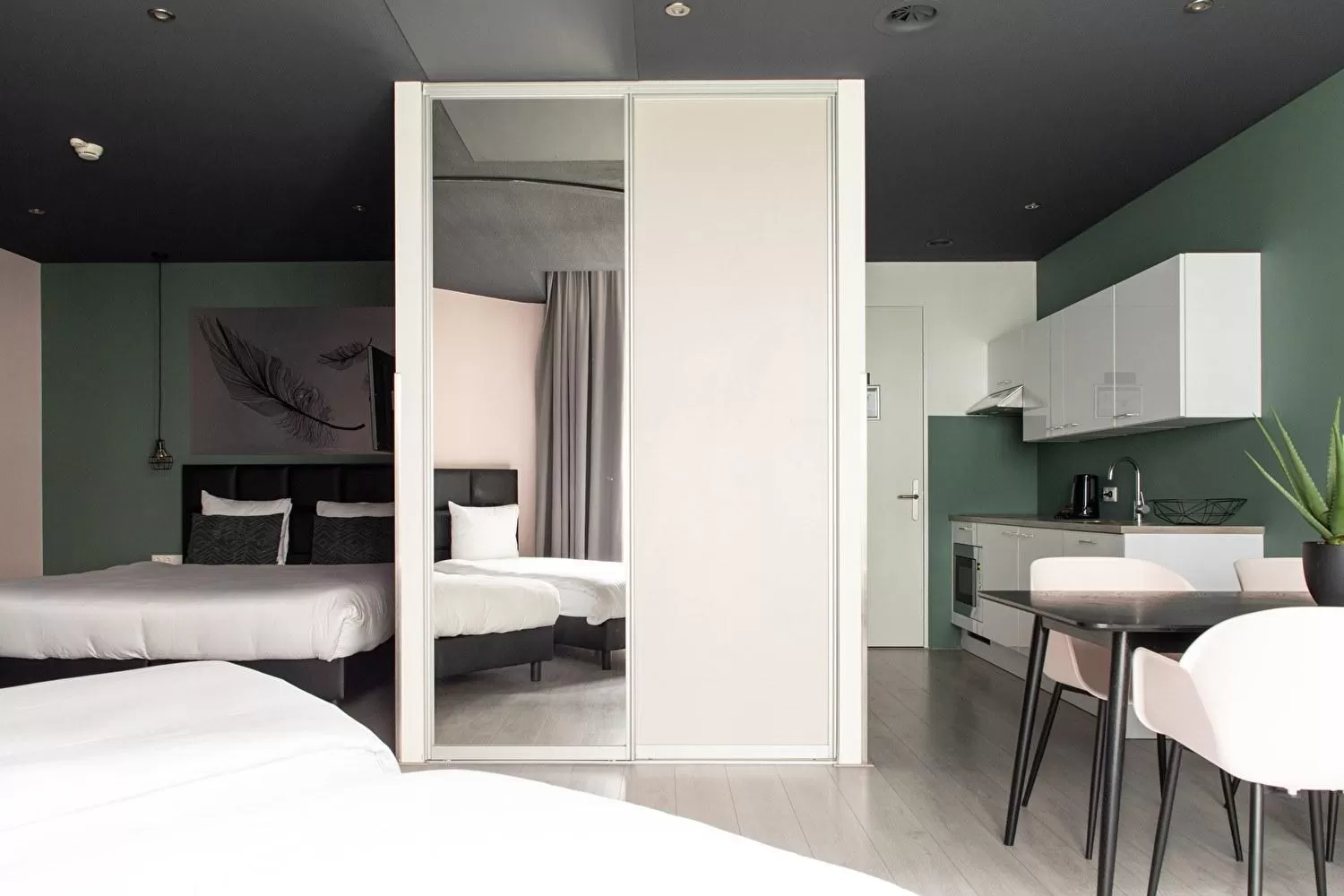 Family Room in Hotel2Stay