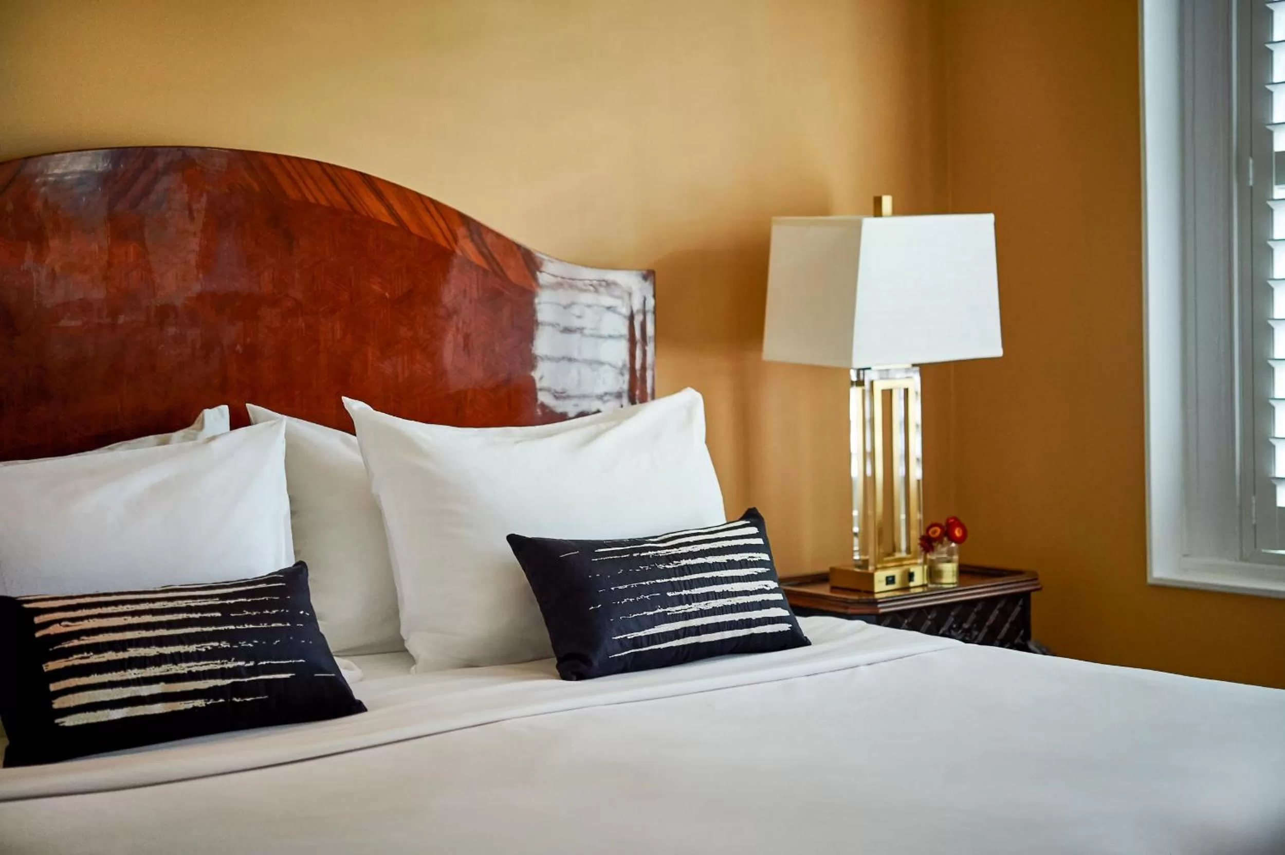 Standard King Room in Inn at Carnall Hall