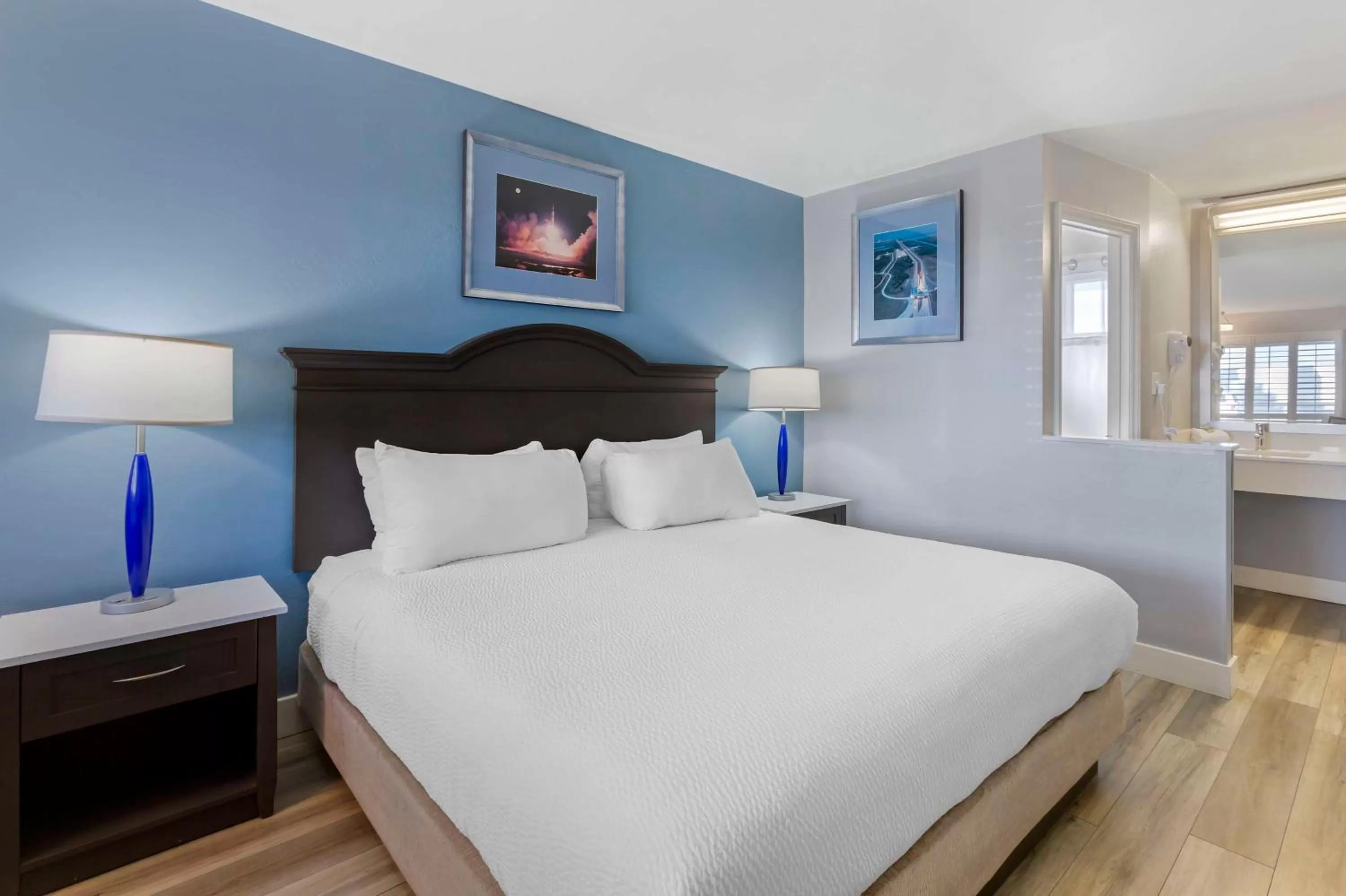 King Room in Best Western Space Age Lodge