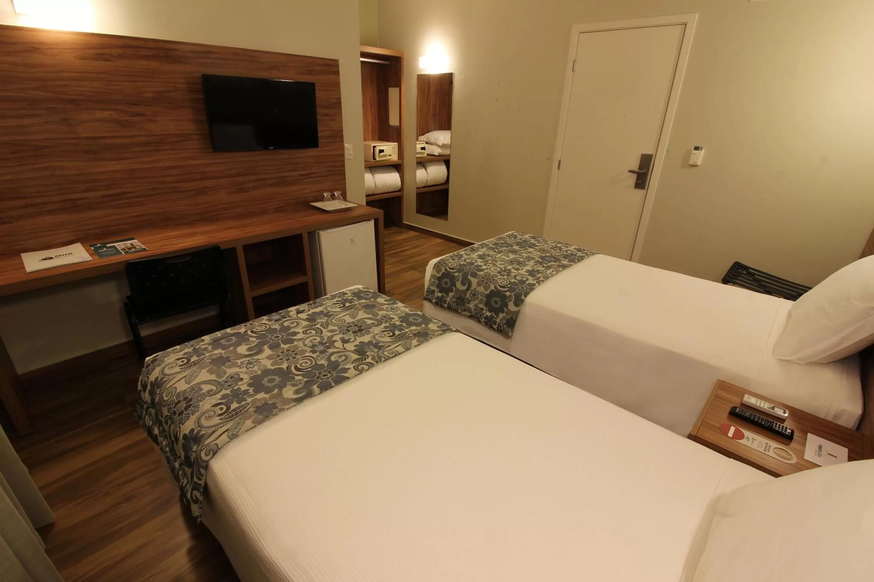 Twin Room in Impar Suites Barao de Cocais
