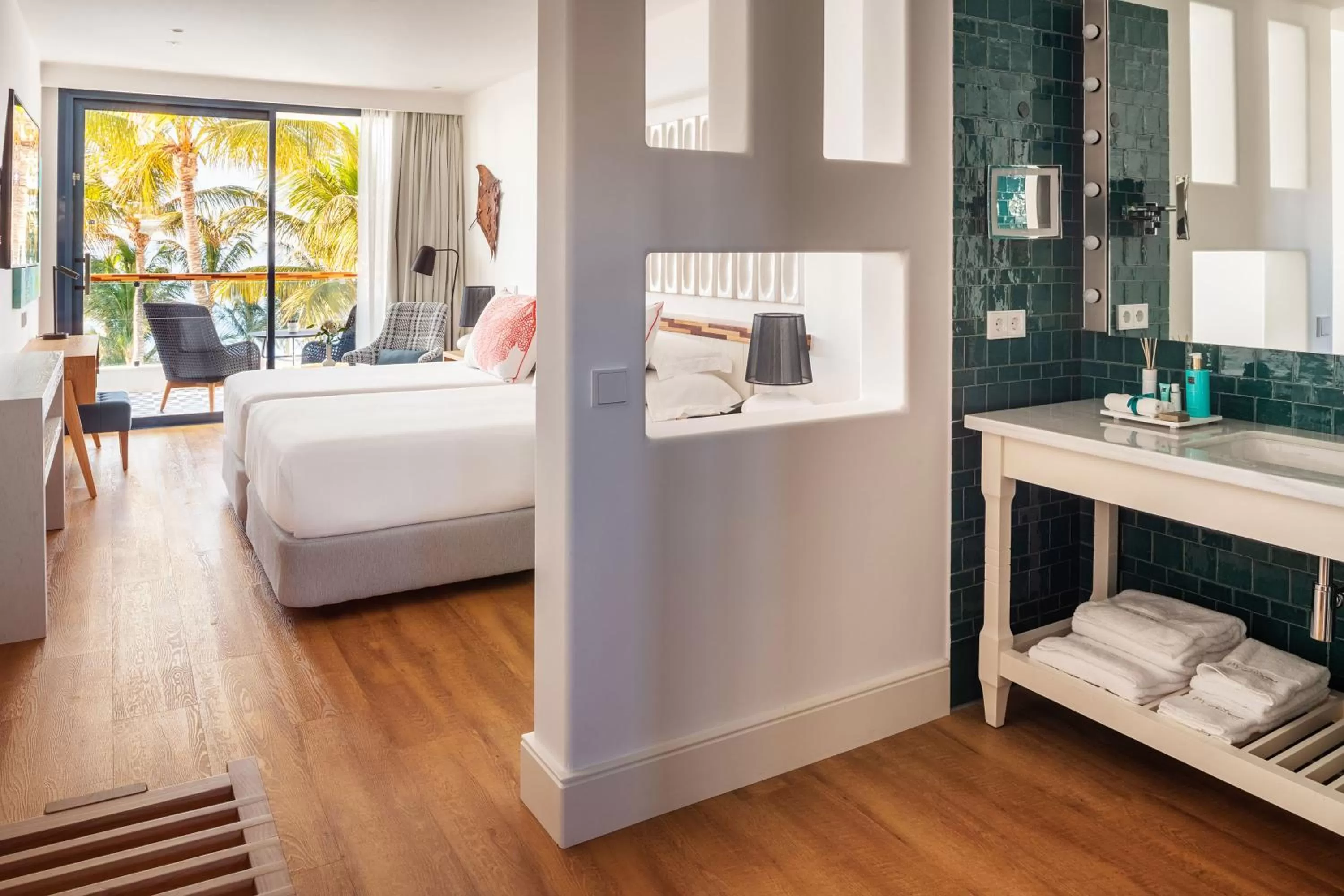 Double Superior High Floor Sea View  in Hotel Fariones