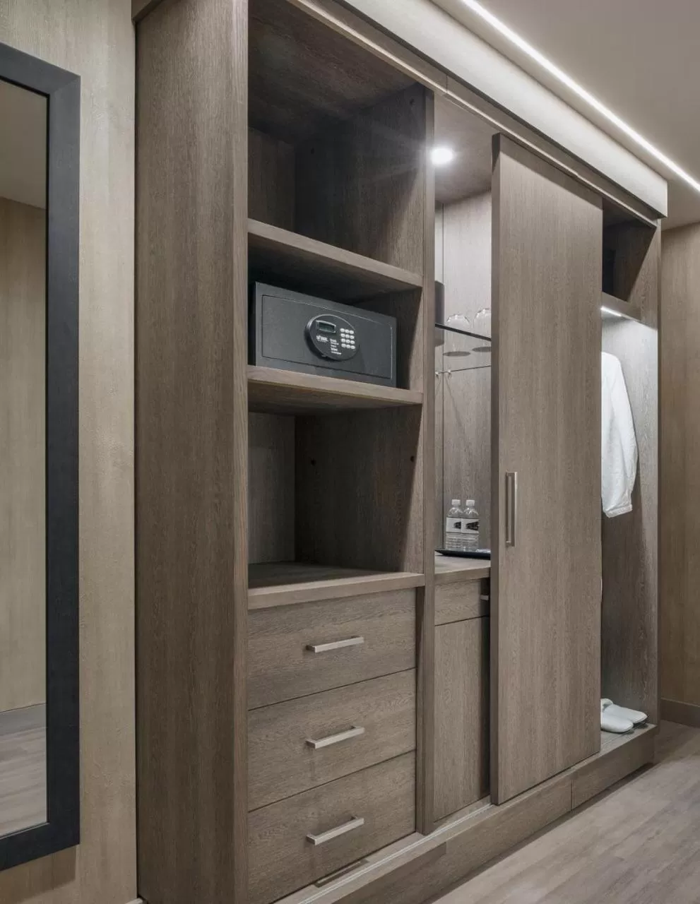 Queen Room with Two Queen Beds - Disability Access in Hotel Chaco