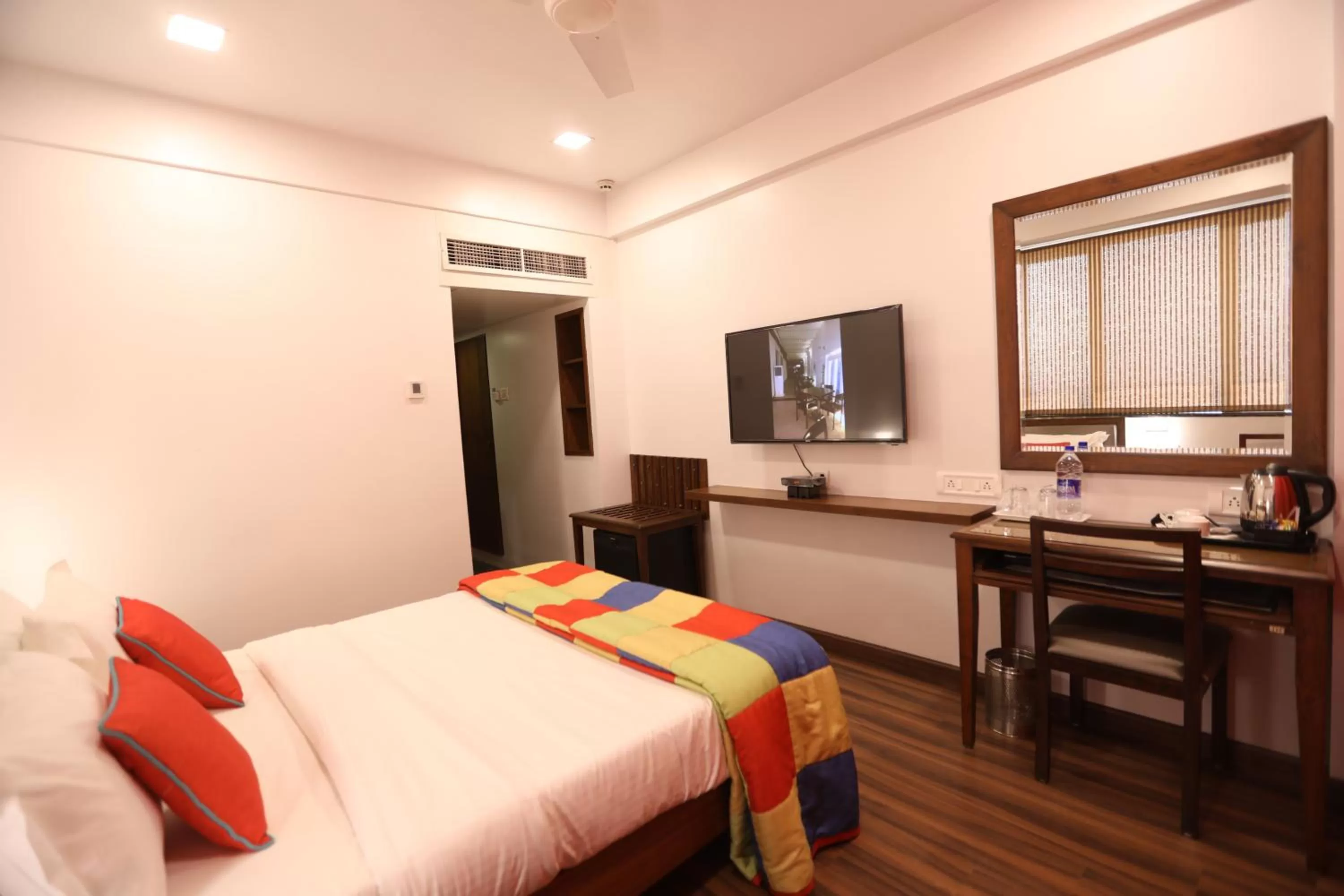 Deluxe Double or Twin Room in Citizen Hotel
