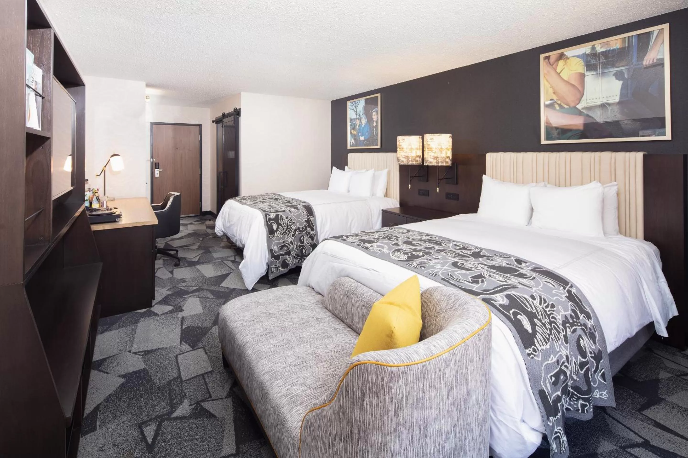 Deluxe Queen Room in Saint Kate - The Arts Hotel