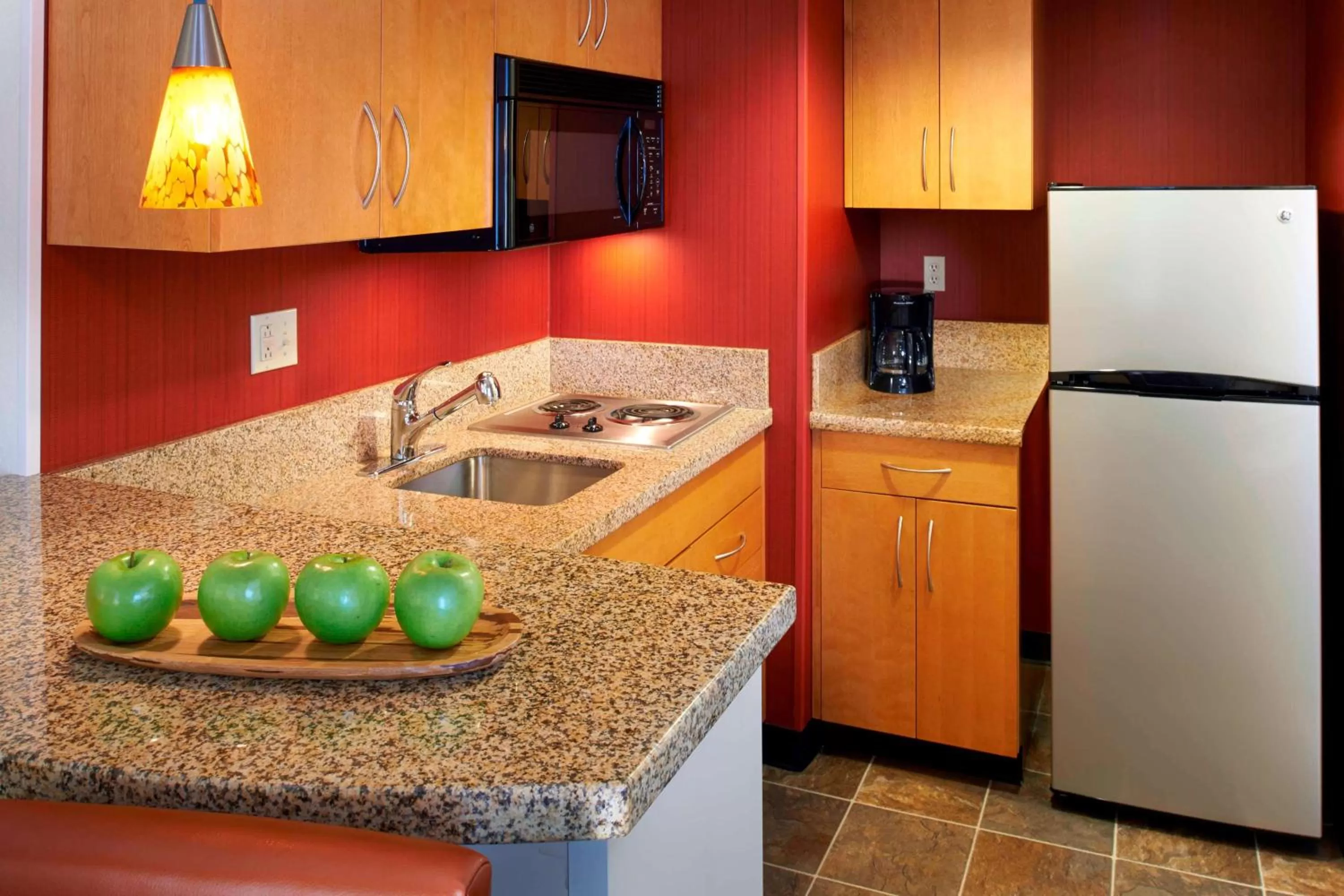 Hearing Accessible One Bedroom Suite Queen in Sonesta ES Suites Detroit Warren