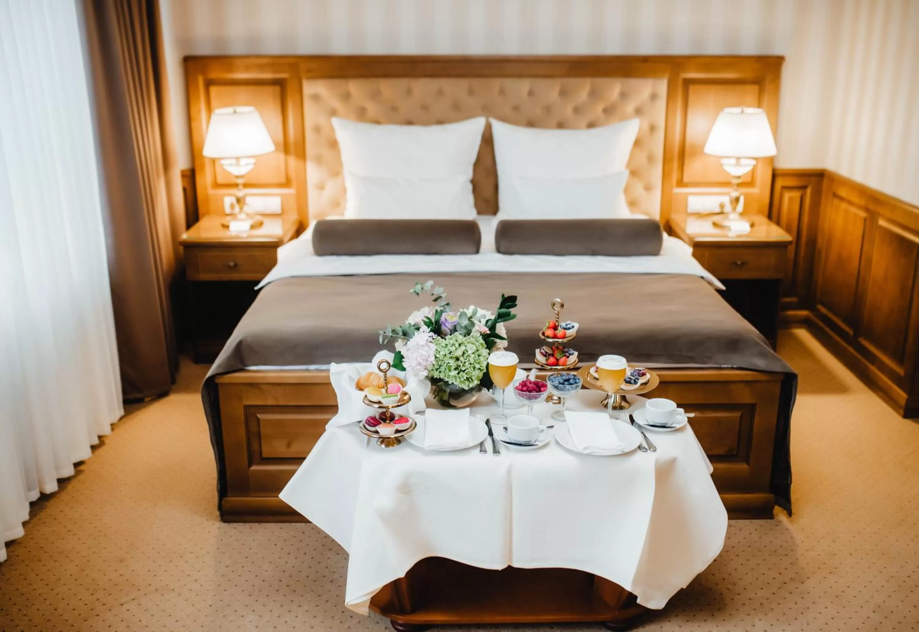 Junior Suite with Park View - single occupancy in Nadiya Hotel