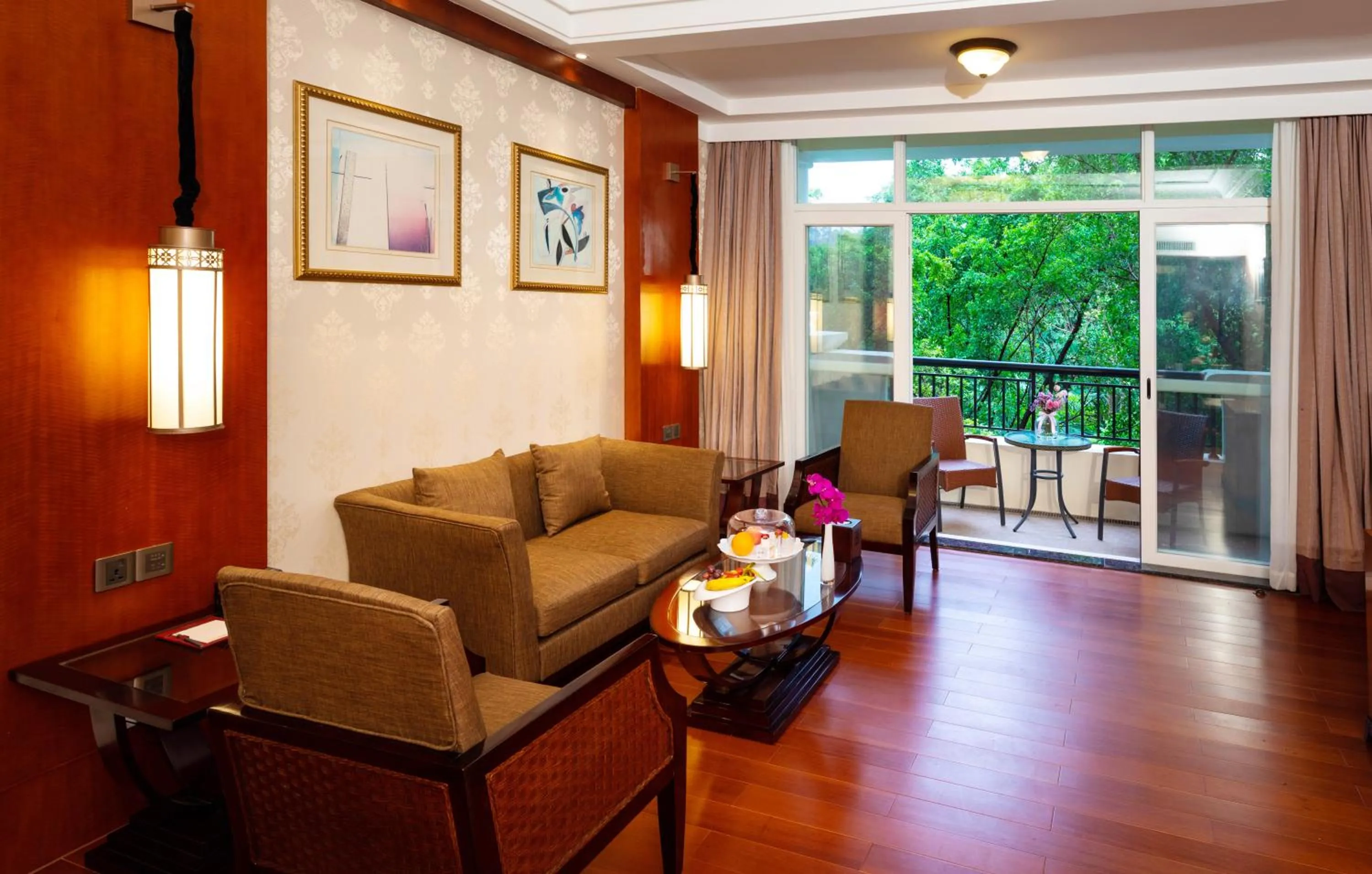 Deluxe Suite in Good View Hotel Tangxia - 15 mins drive from Dongguan South Railway Station