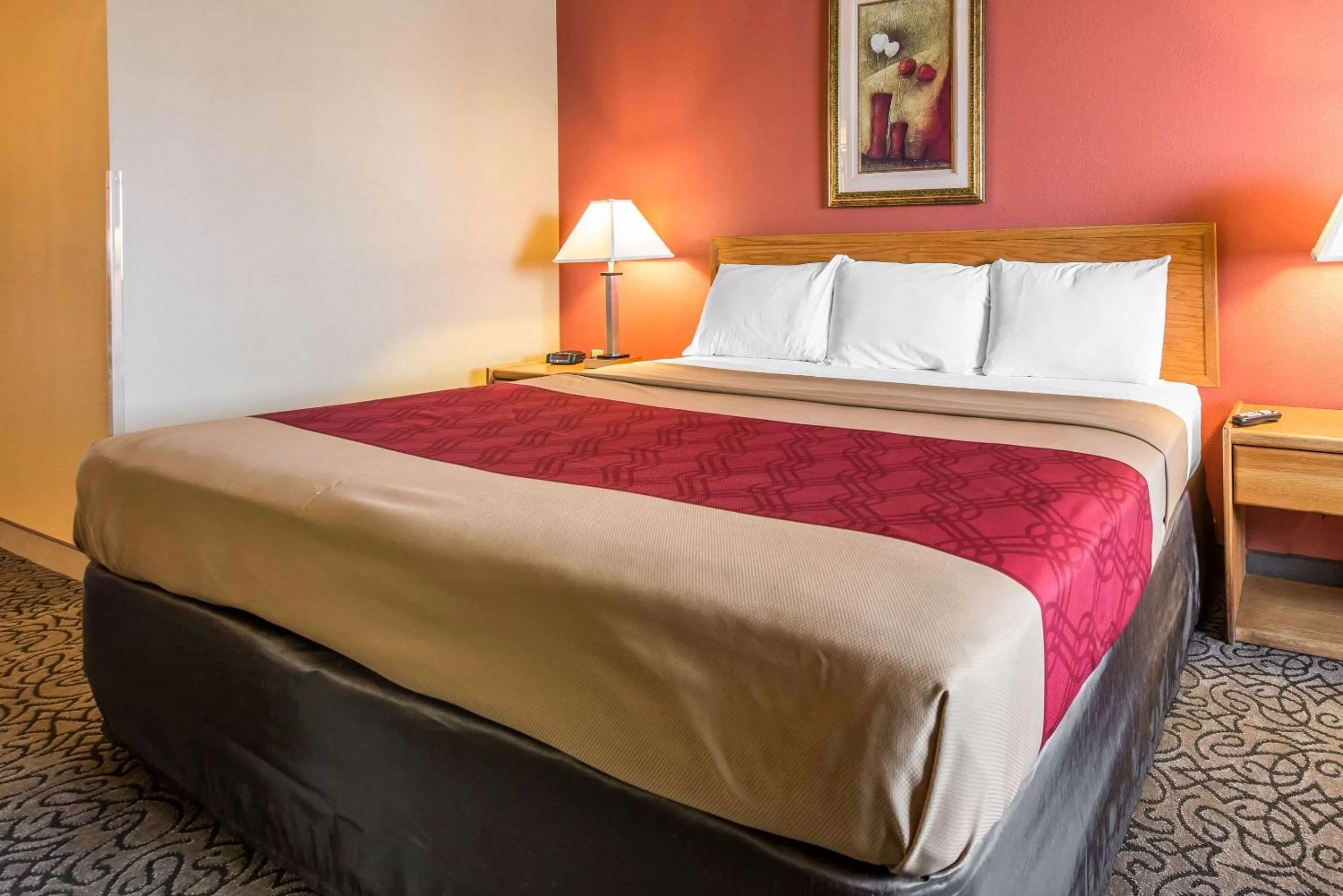 Queen Room - Non-Smoking in Rodeway Inn