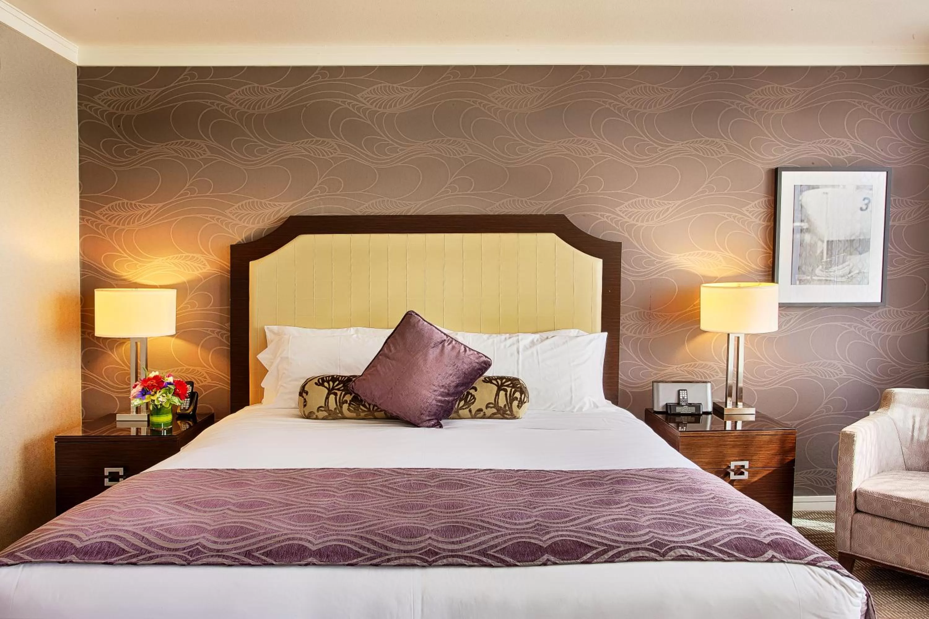 Superior King Room with Harbor View in Pinnacle Hotel at the Pier