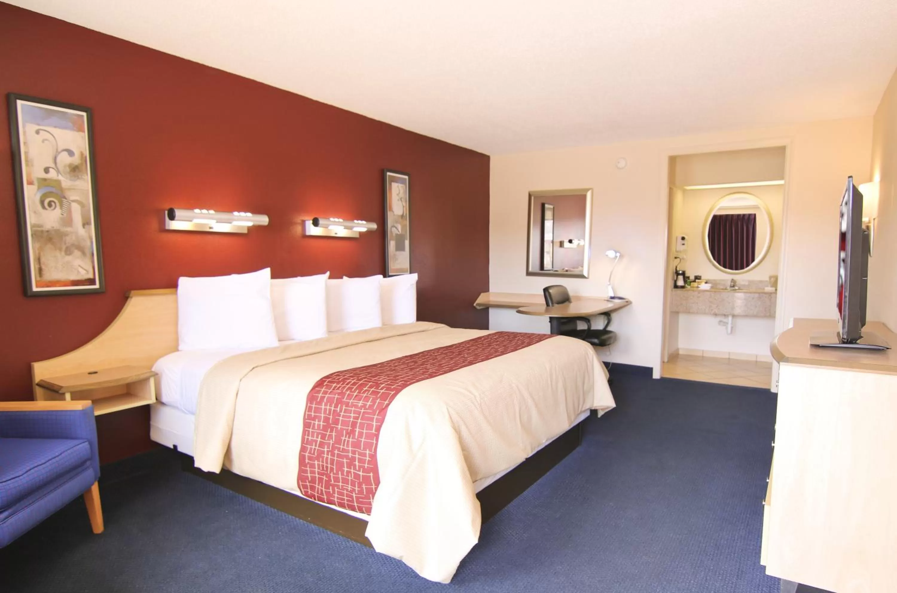 Superior King Room - Non-Smoking in Red Roof Inn Somerset, KY