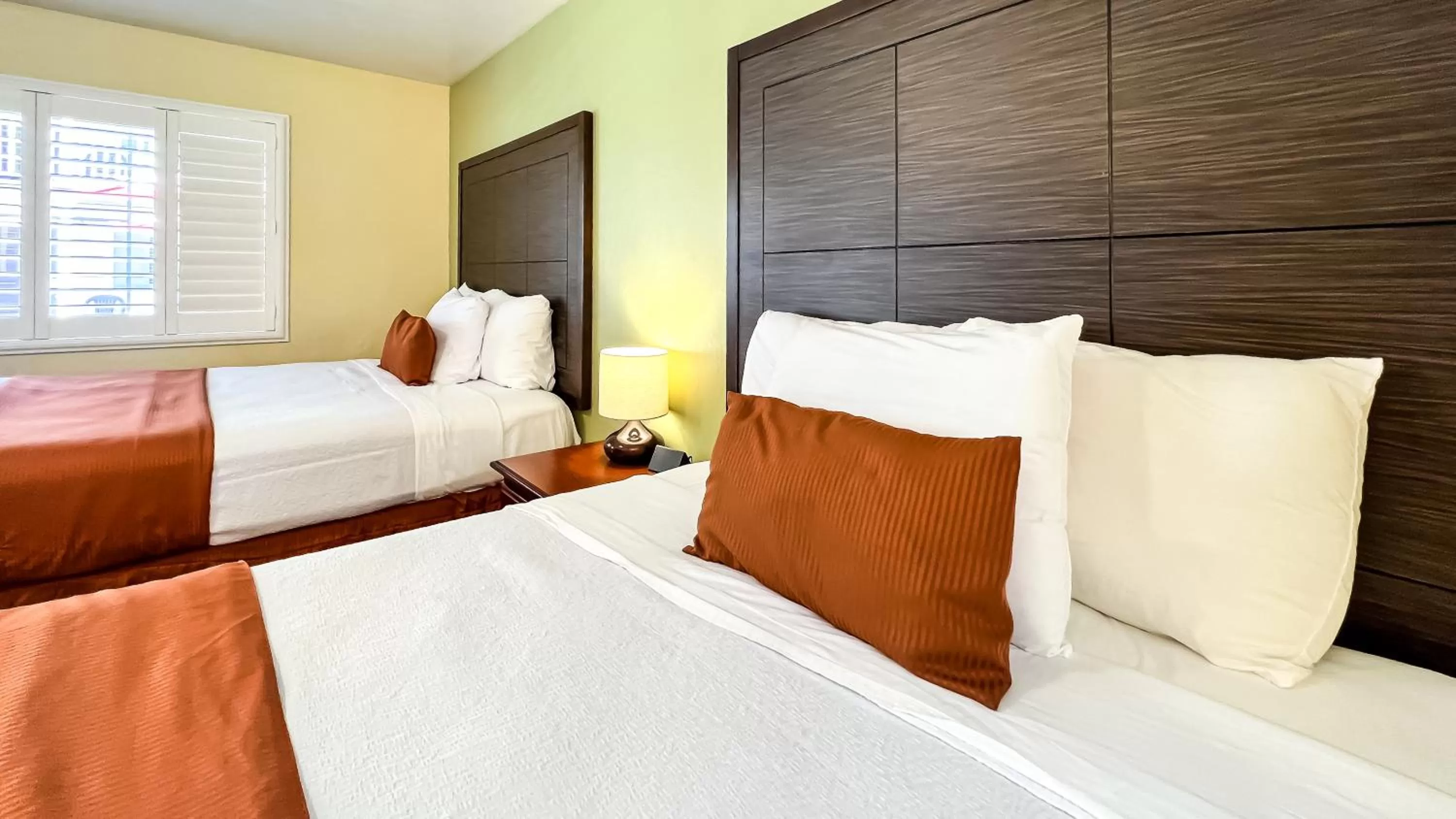 Two Queen Beds - Non-Smoking in The Old West Inn