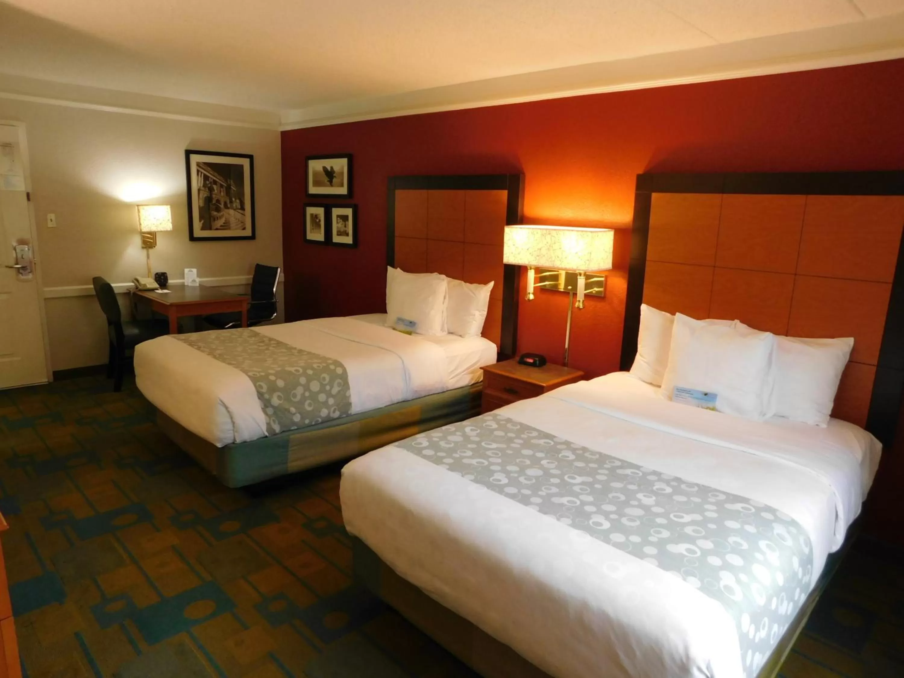 Deluxe Double Room with Two Double Beds - Disability Access/Non-Smoking in Best Western Schaumburg – O’Hare NW