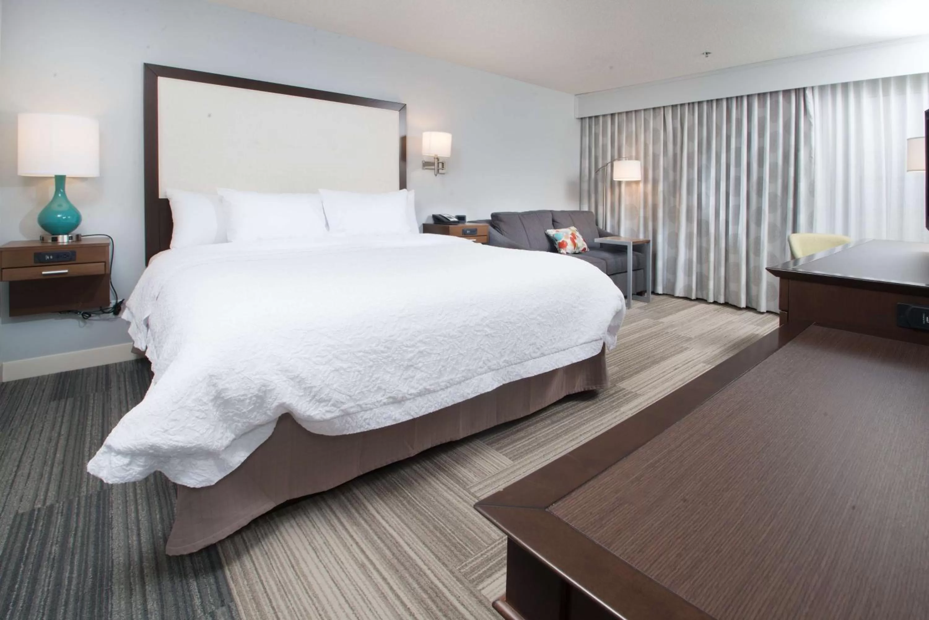 King Room with Sofa Bed and Study - Non-Smoking in Hampton Inn Tiffin