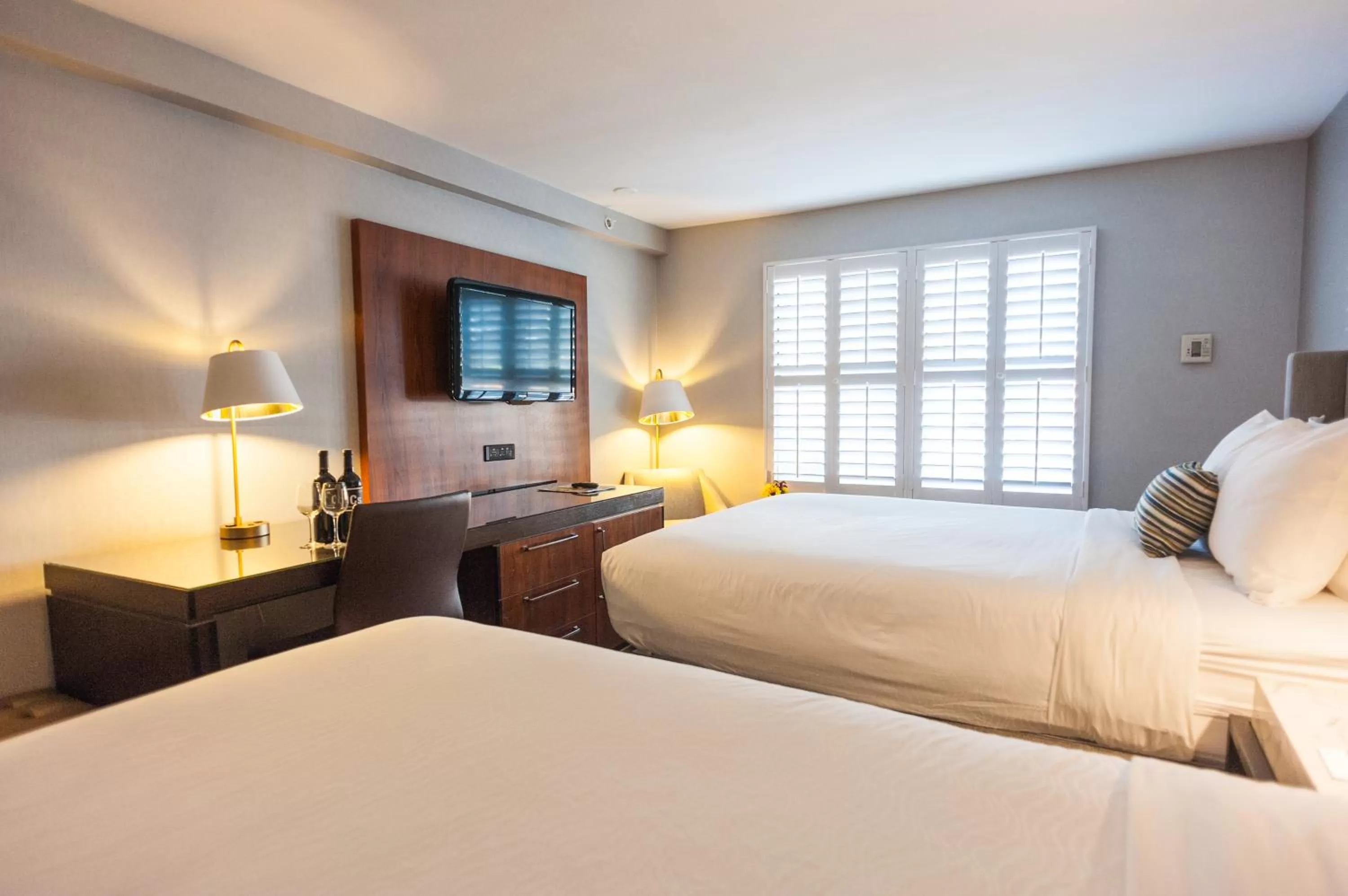 Standard Queen Room with Two Queen Beds and Roll-In Shower - Mobility Access in Hotel Indigo Napa Valley by IHG