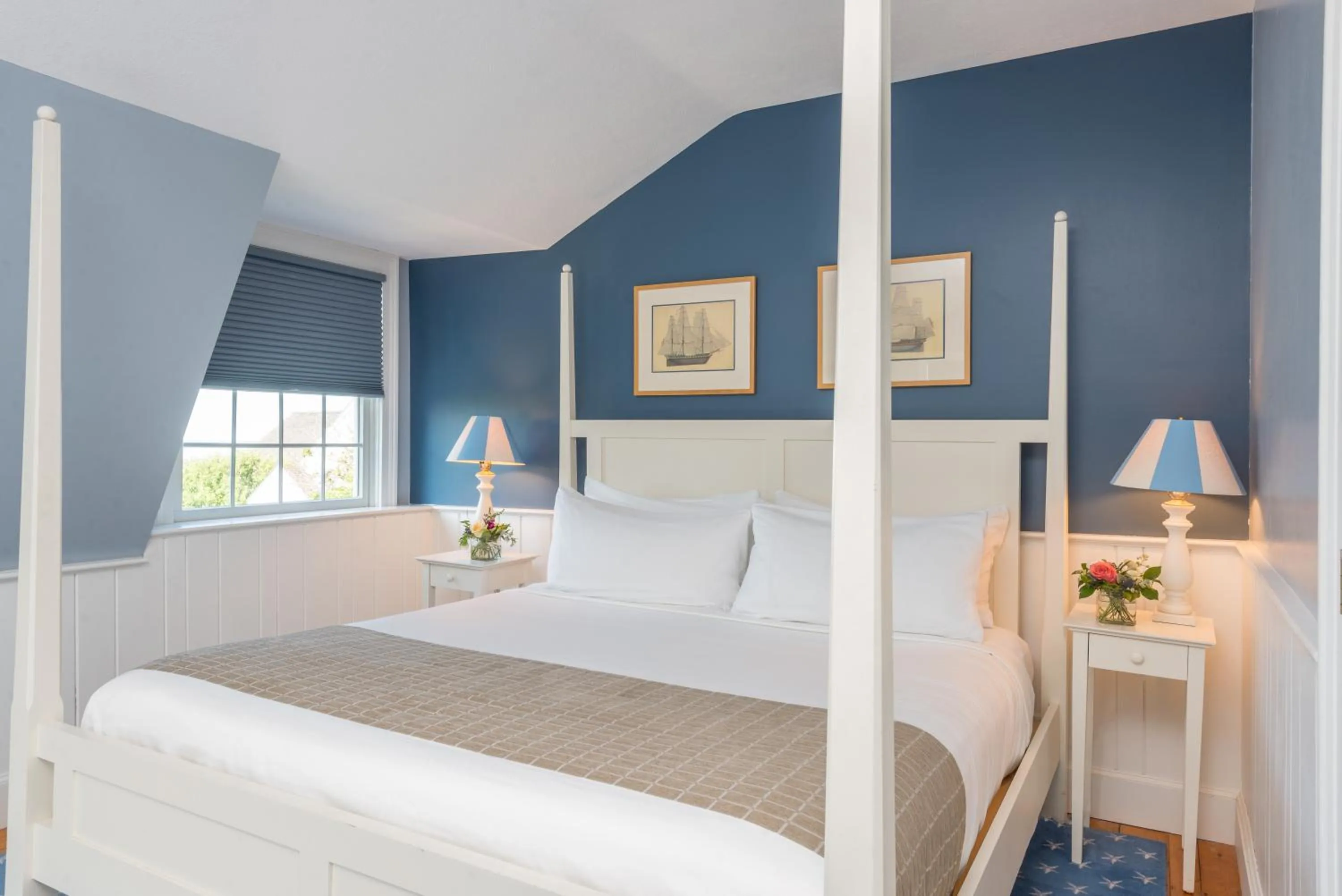 Inn King Courtyard View in Breakwater Inn