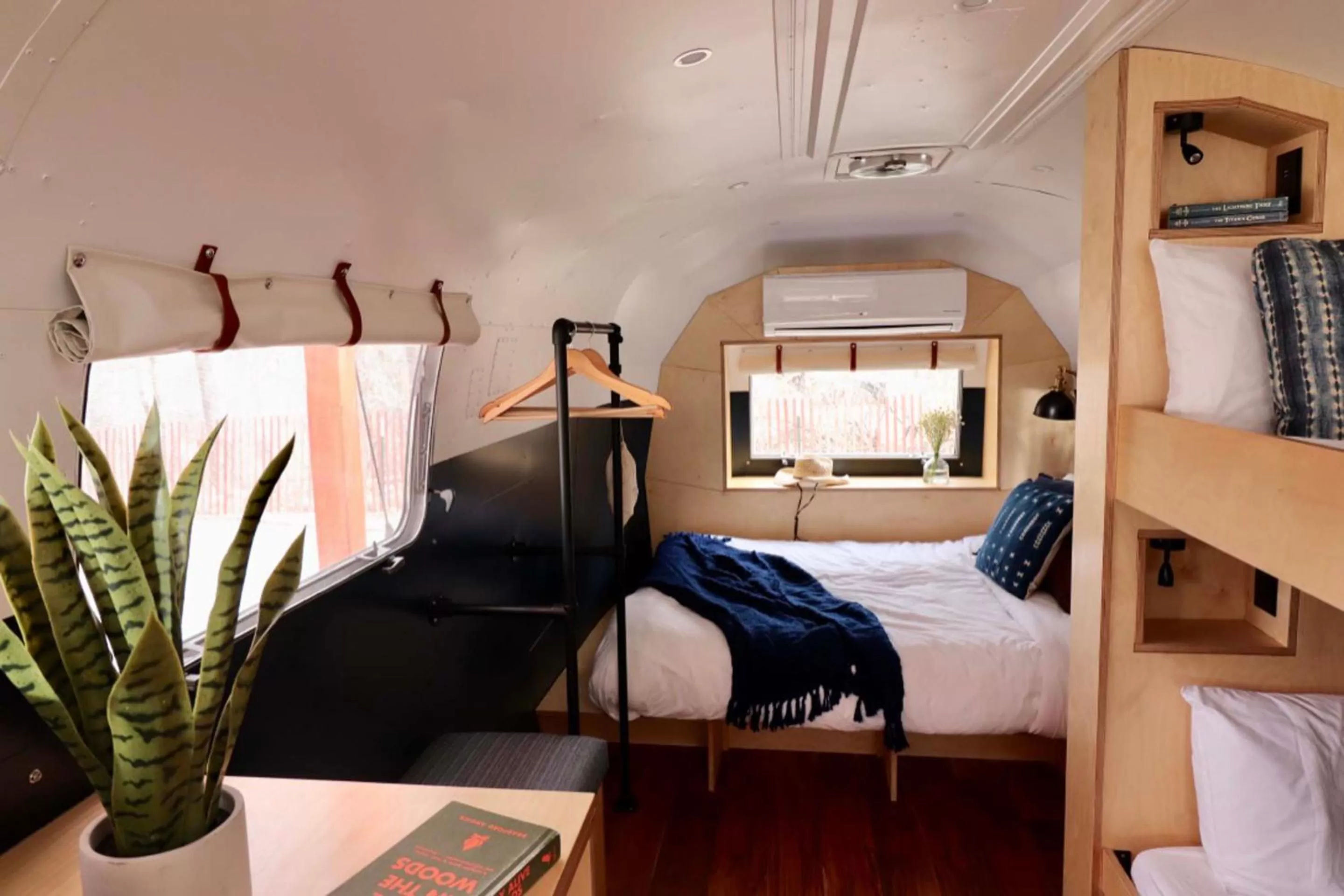 Francis Airstream in Amigo Motor Lodge