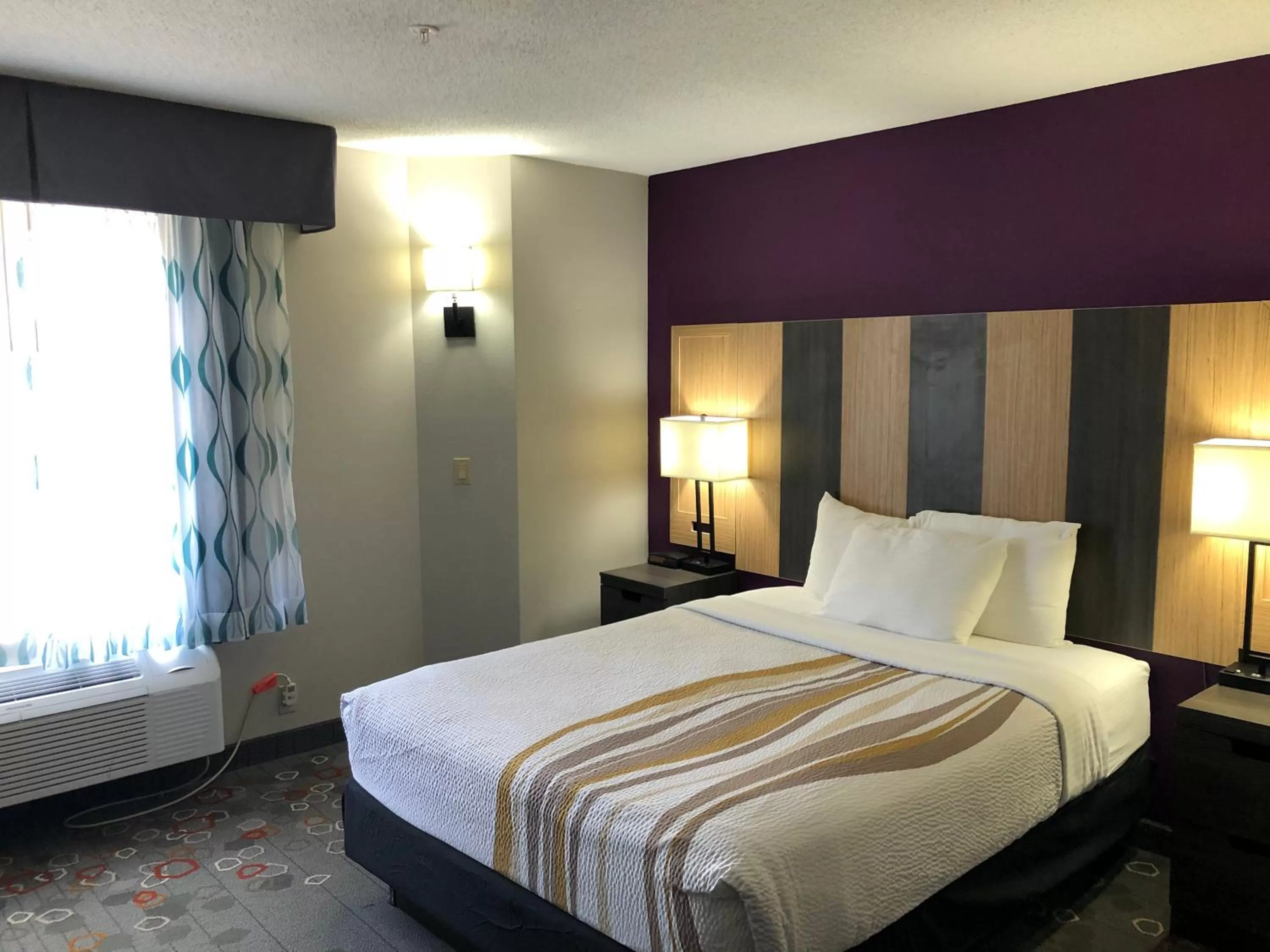 Queen Room in La Quinta by Wyndham Minneapolis Northwest