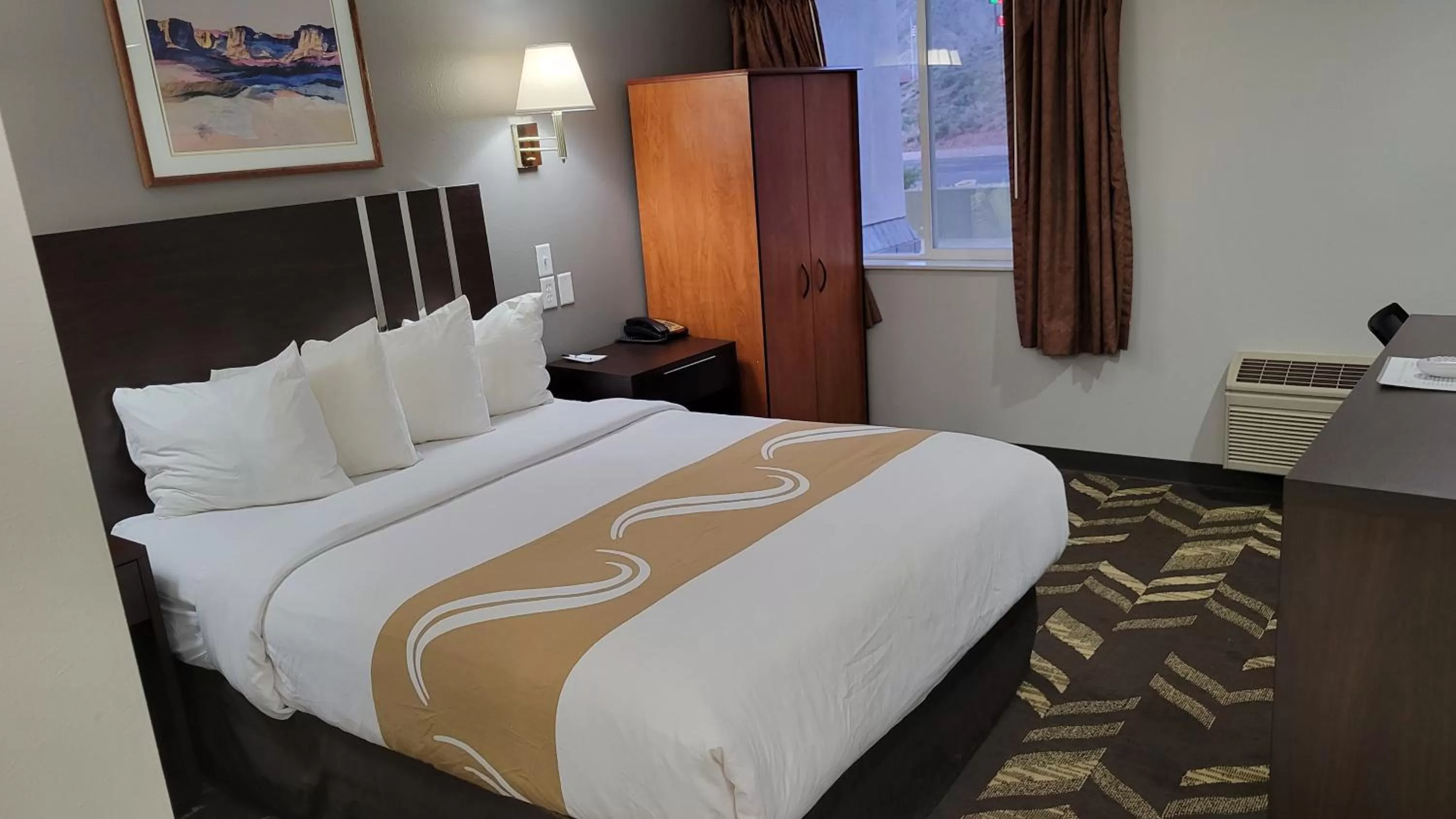 Queen Room - Accessible/Nonsmoking in Quality Inn & Suites Salina National Forest Area