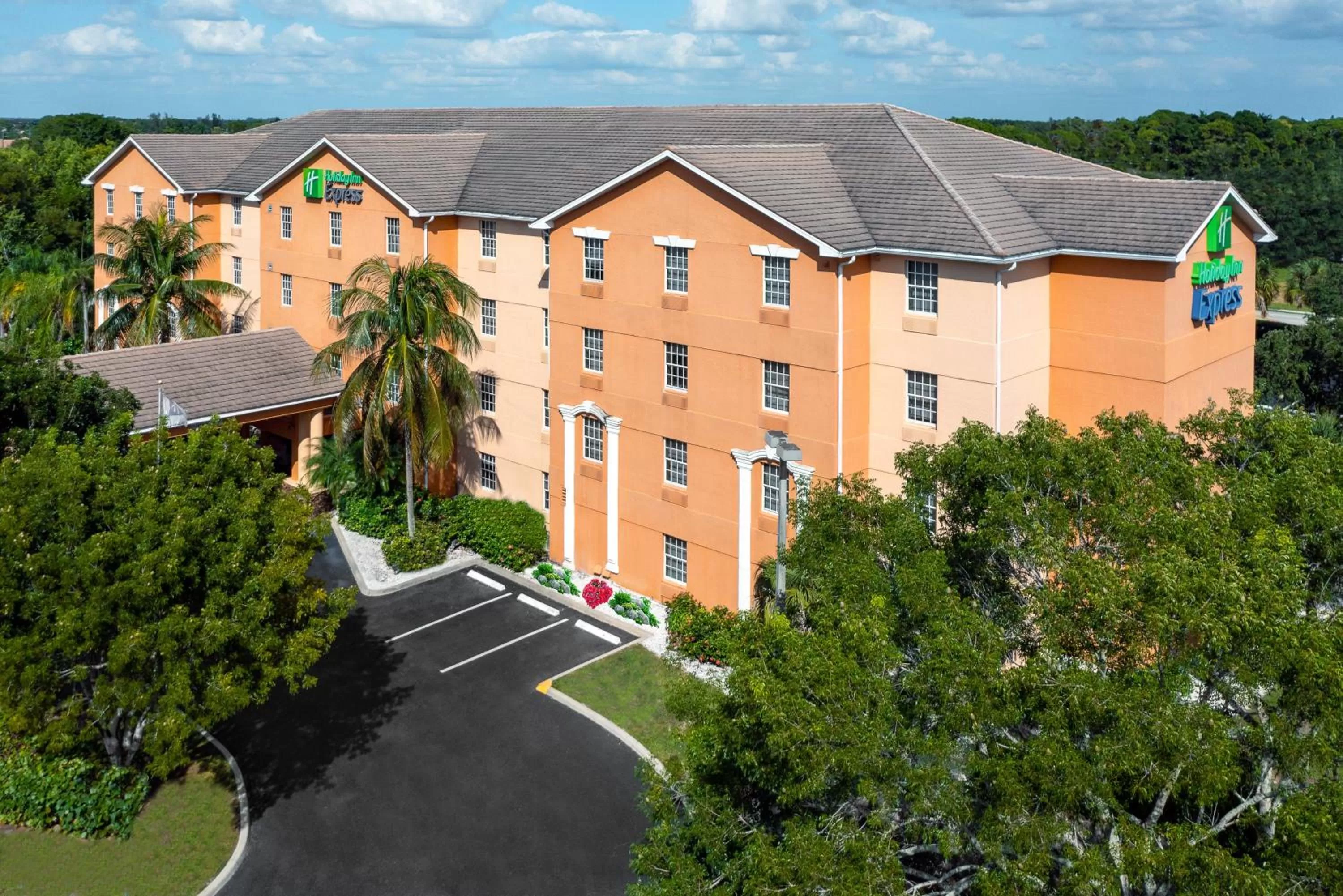 Holiday Inn Express Hotel & Suites Bonita Springs/Naples by IHG