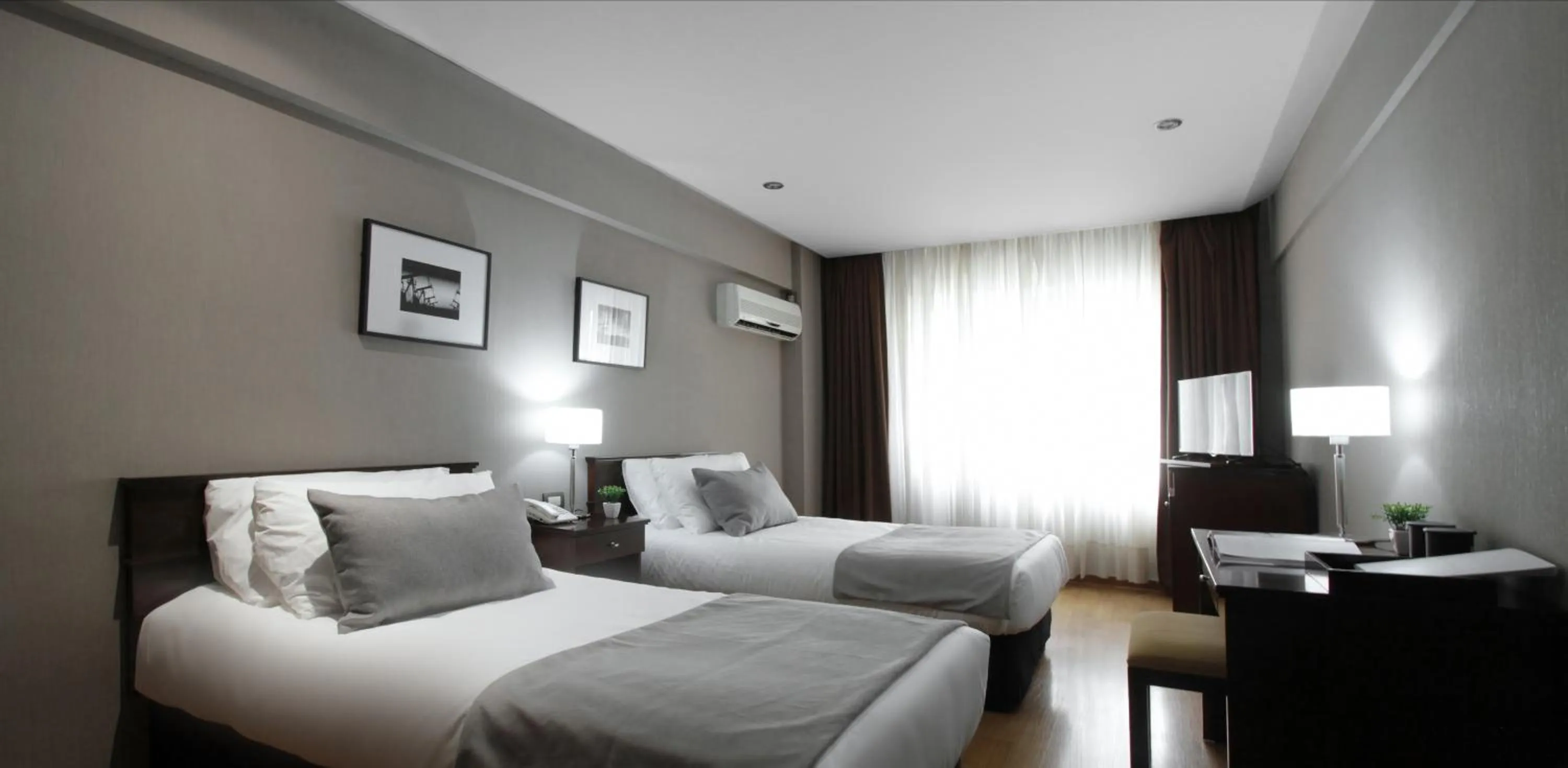 Superior Twin Room in Hotel 8 de Octubre