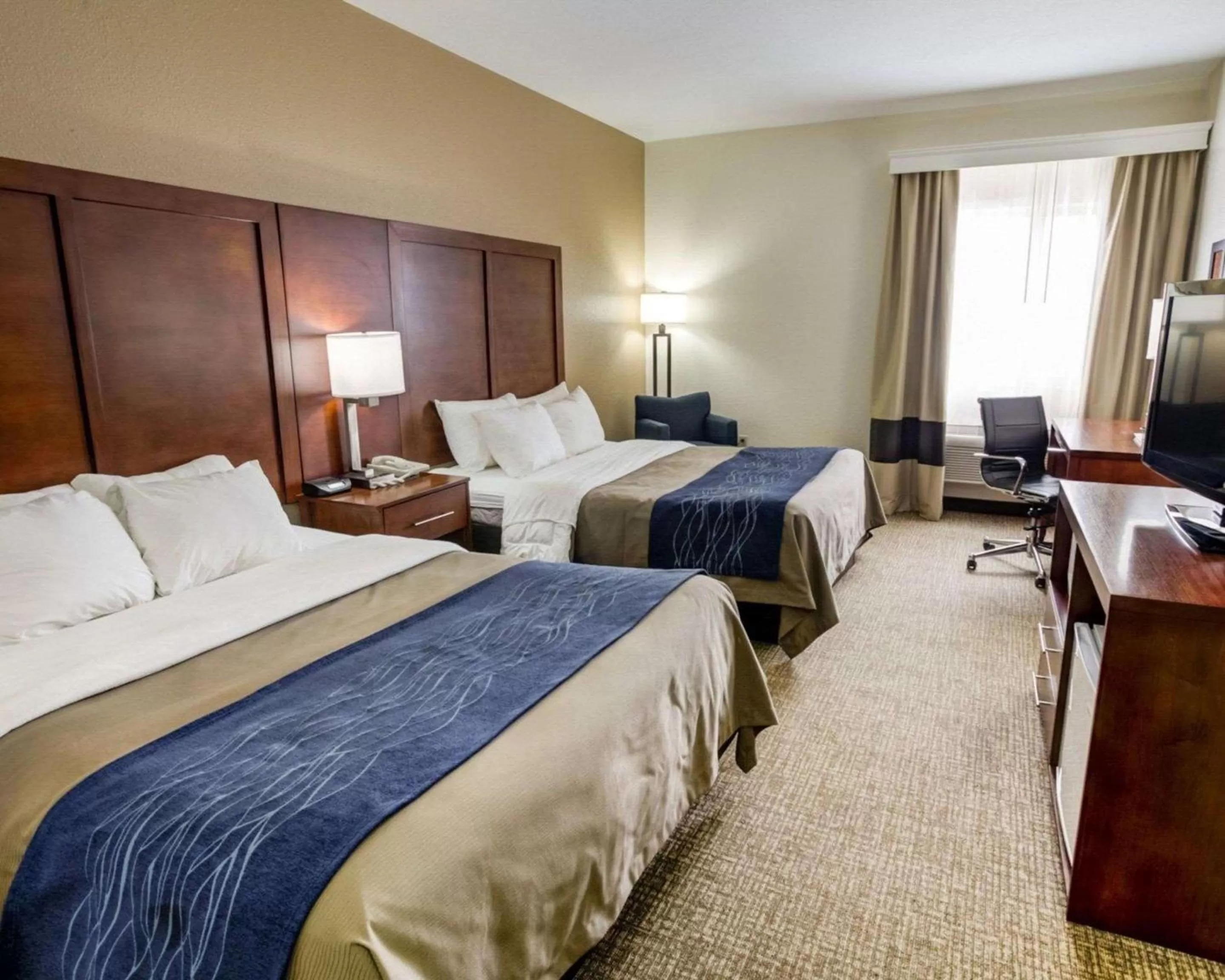 Queen Room with Two Queen Beds - Non-Smoking in Comfort Inn Kearney - Liberty