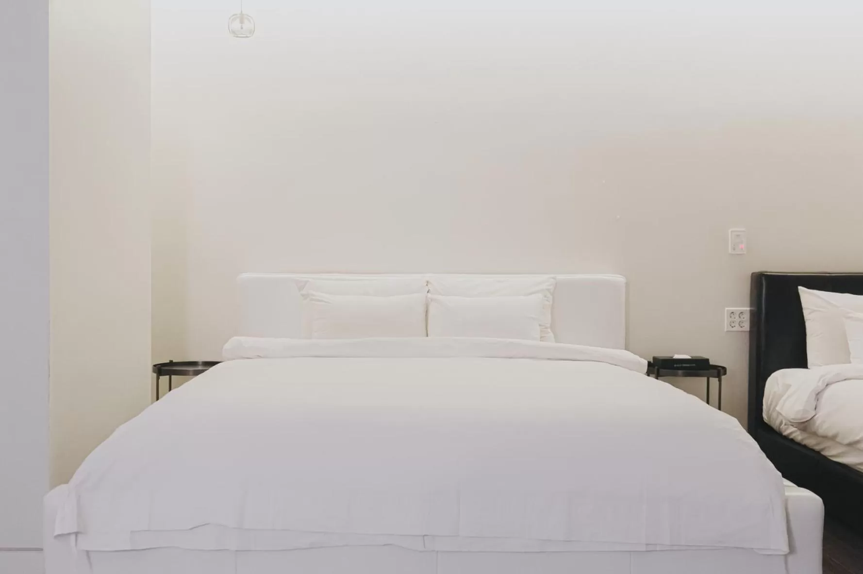 Deluxe Twin Room in ACC Design Hotel