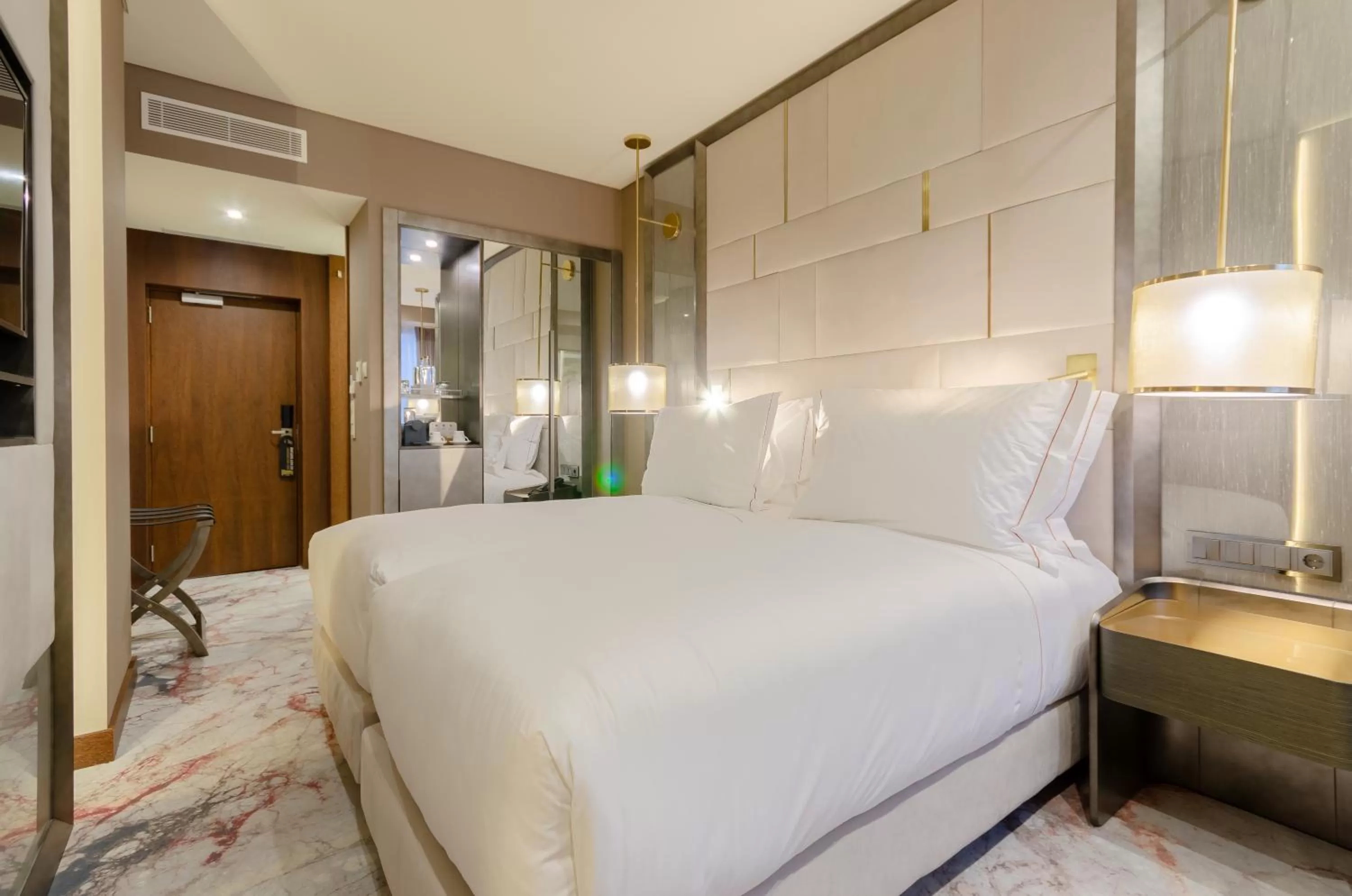 Superior Twin Room with Avenue View in TURIM Boulevard Hotel