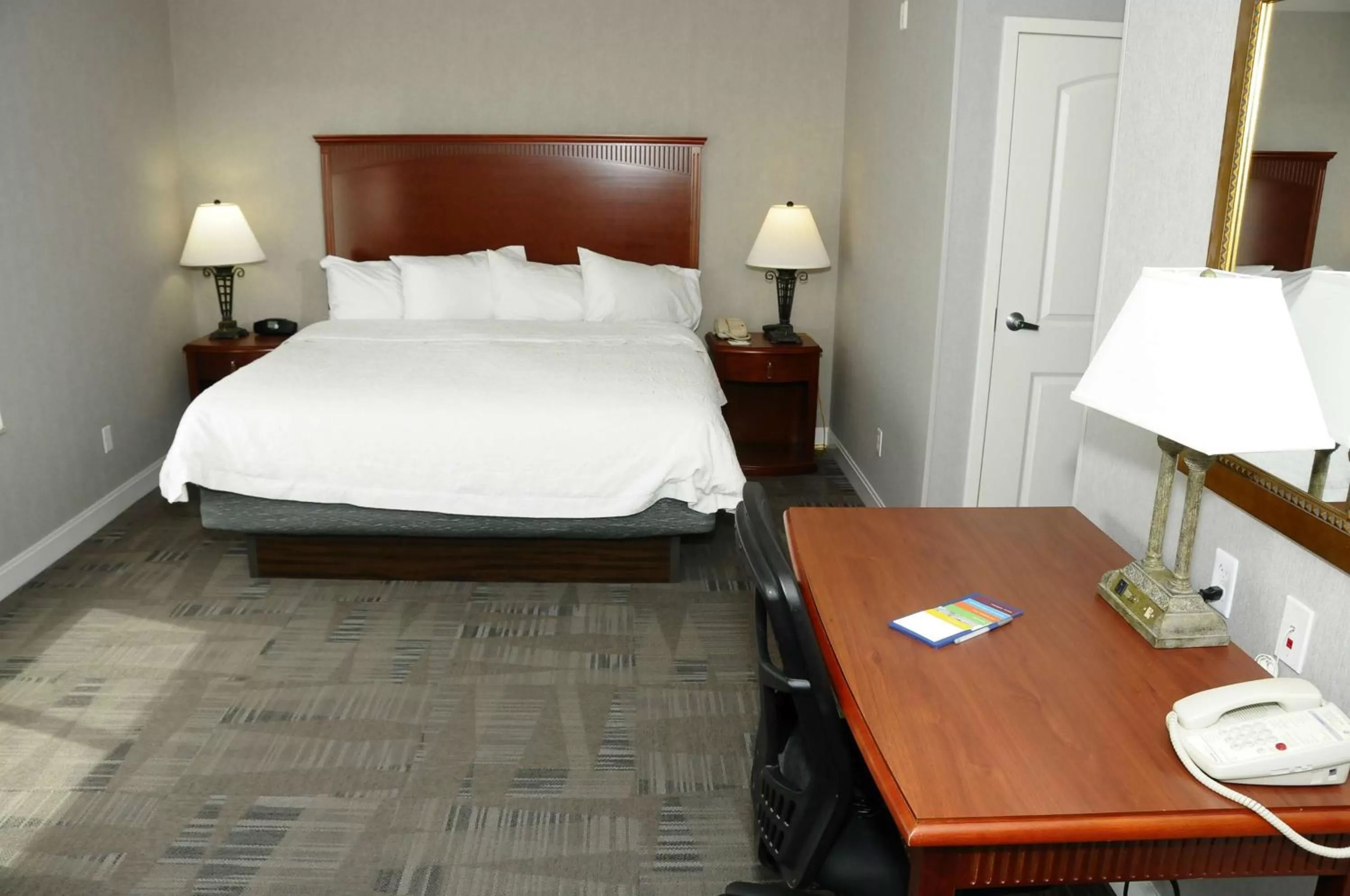 King Studio Suite with Sofa Bed - Non-Smoking in Hampton Inn & Suites Redding