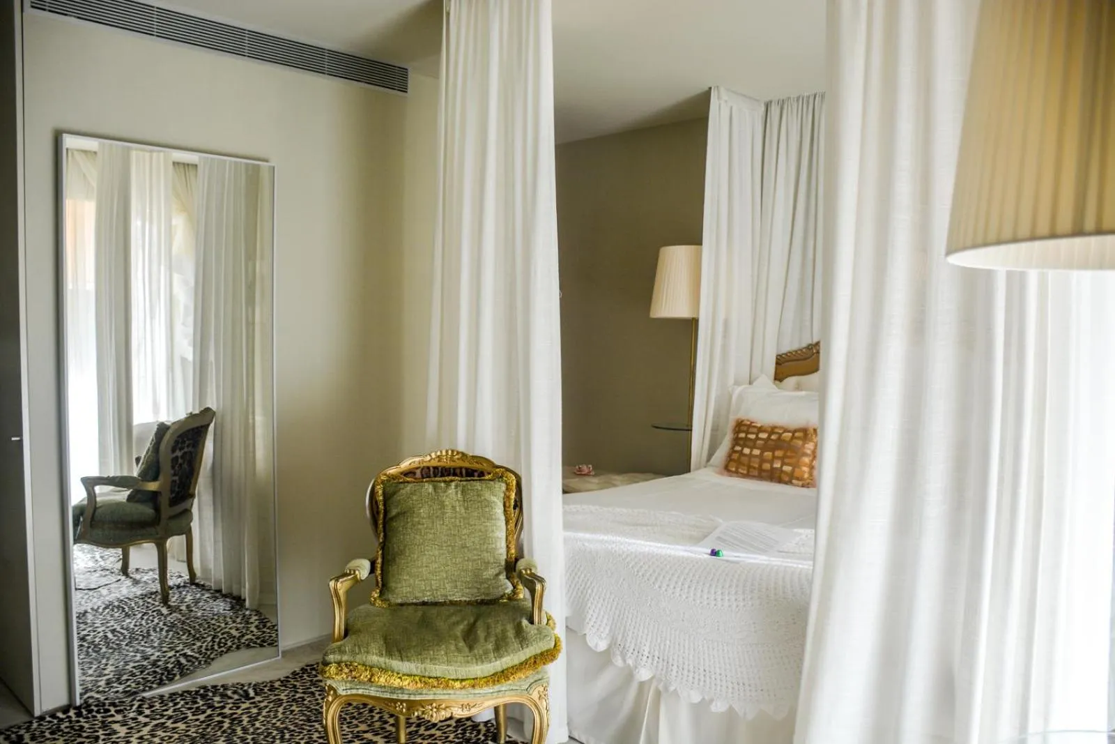Prestige Single Room in Carmo's Boutique Hotel - Small Luxury Hotels of the World