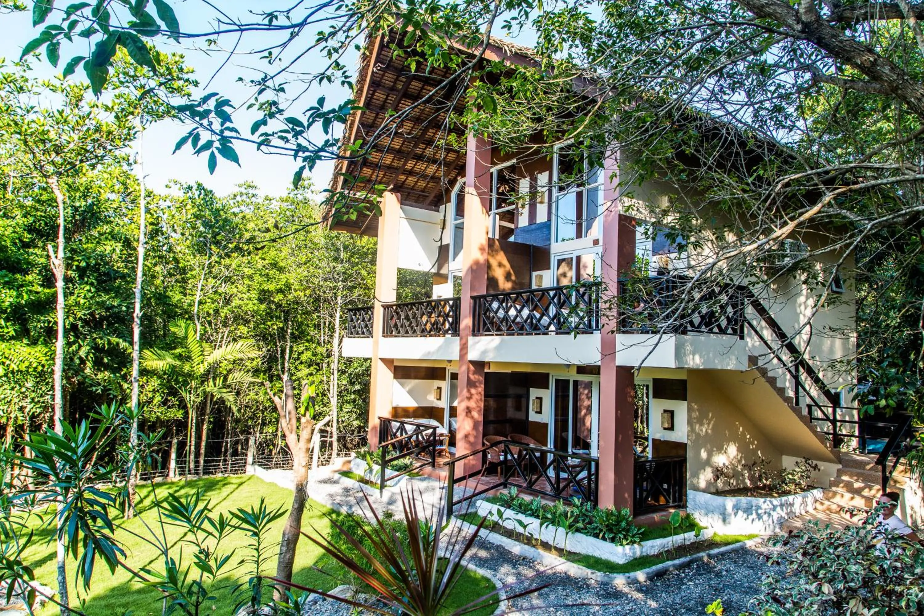 Premium Deluxe Quadruple - Garden View Family Suites in Edgewater Dive & Spa Resort