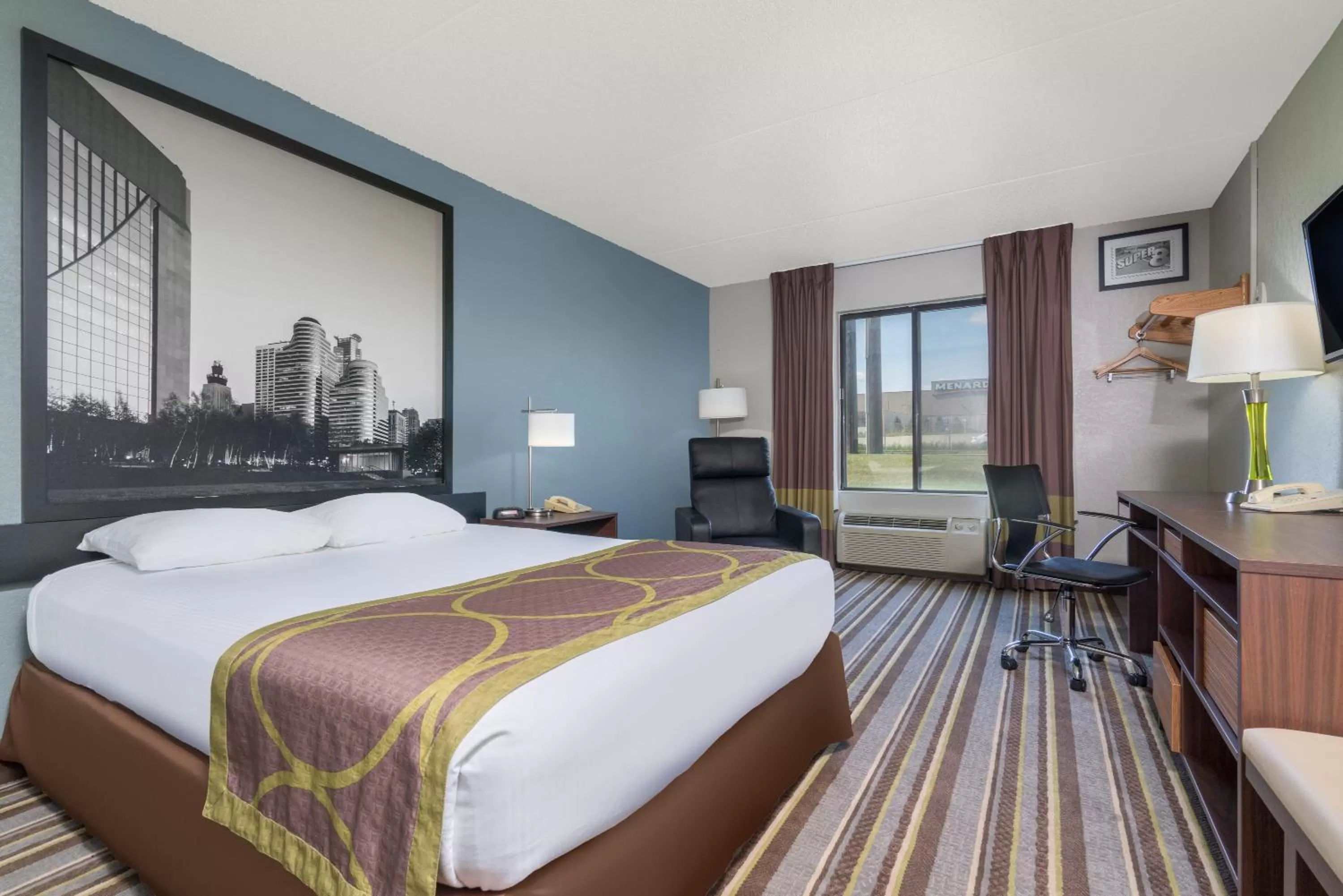 Standard Room in Super 8 by Wyndham Bloomington/Airport
