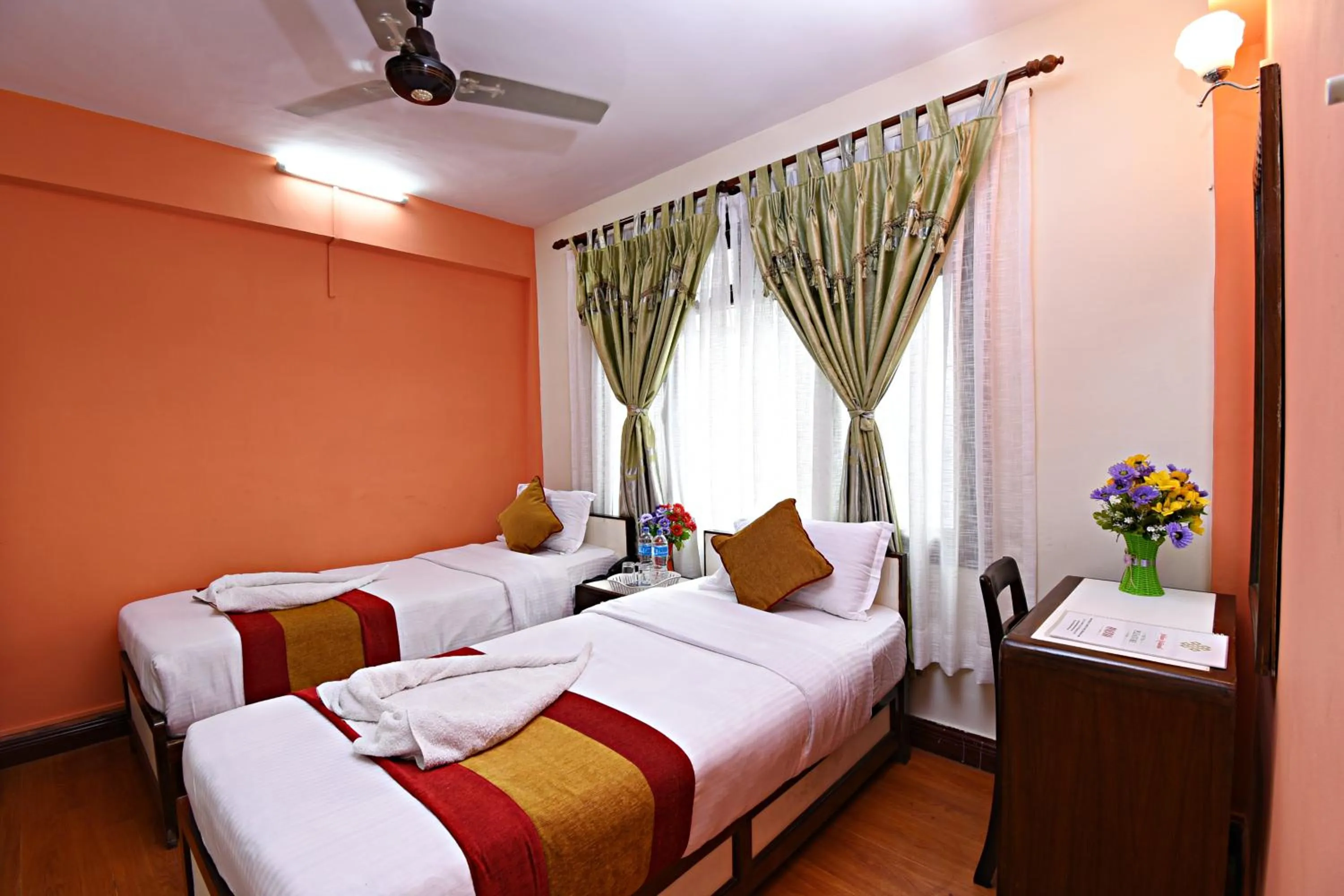 Twin Room with Shared Bathroom in Hotel Pleasure Home