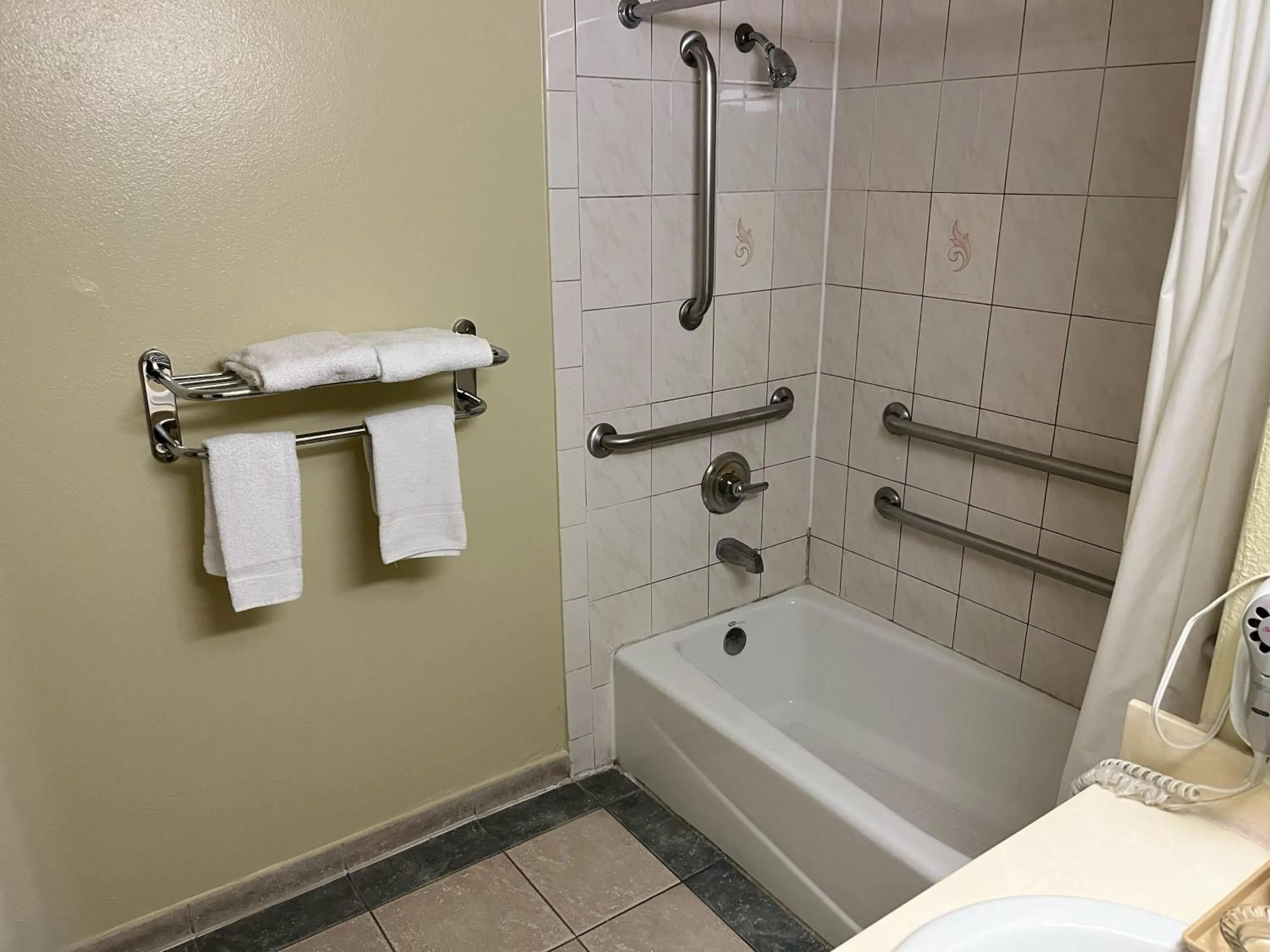 King Room - single occupancy - Disability Access in Rivera Inn & Suites Motel