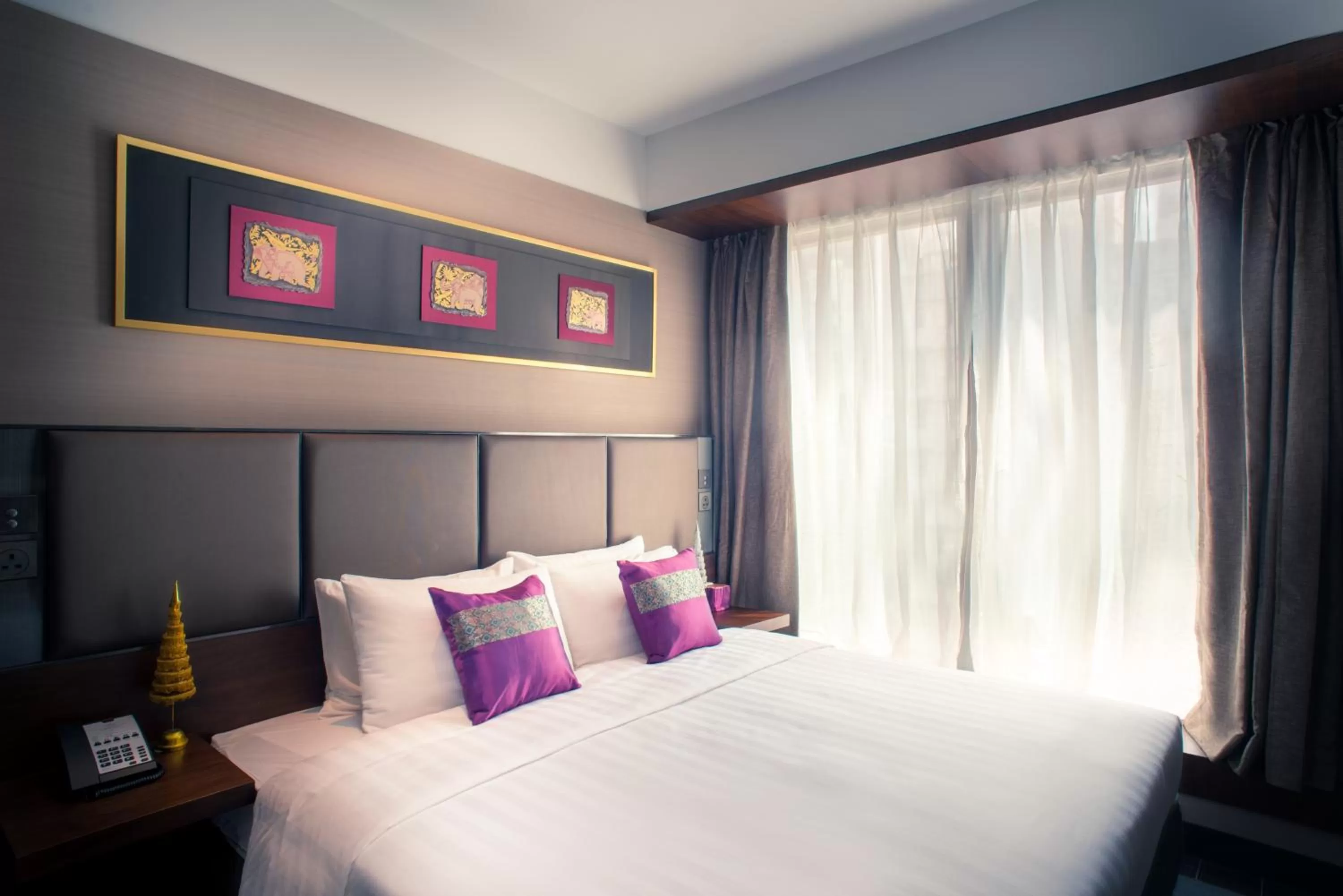 Premier King Room in Soravit on Granville