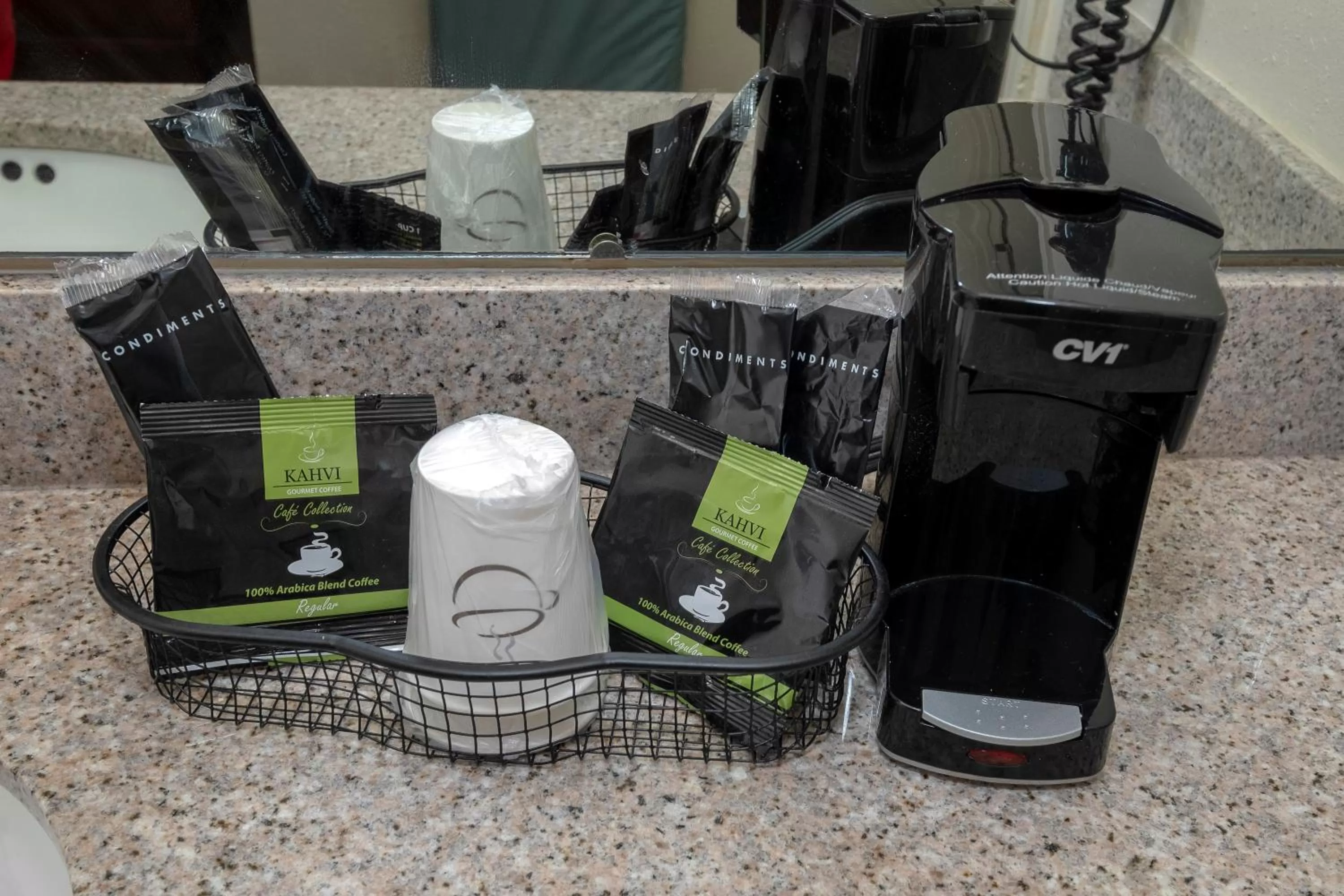 Deluxe Queen Room First Floor Non-Smoking in Red Roof Inn Dothan