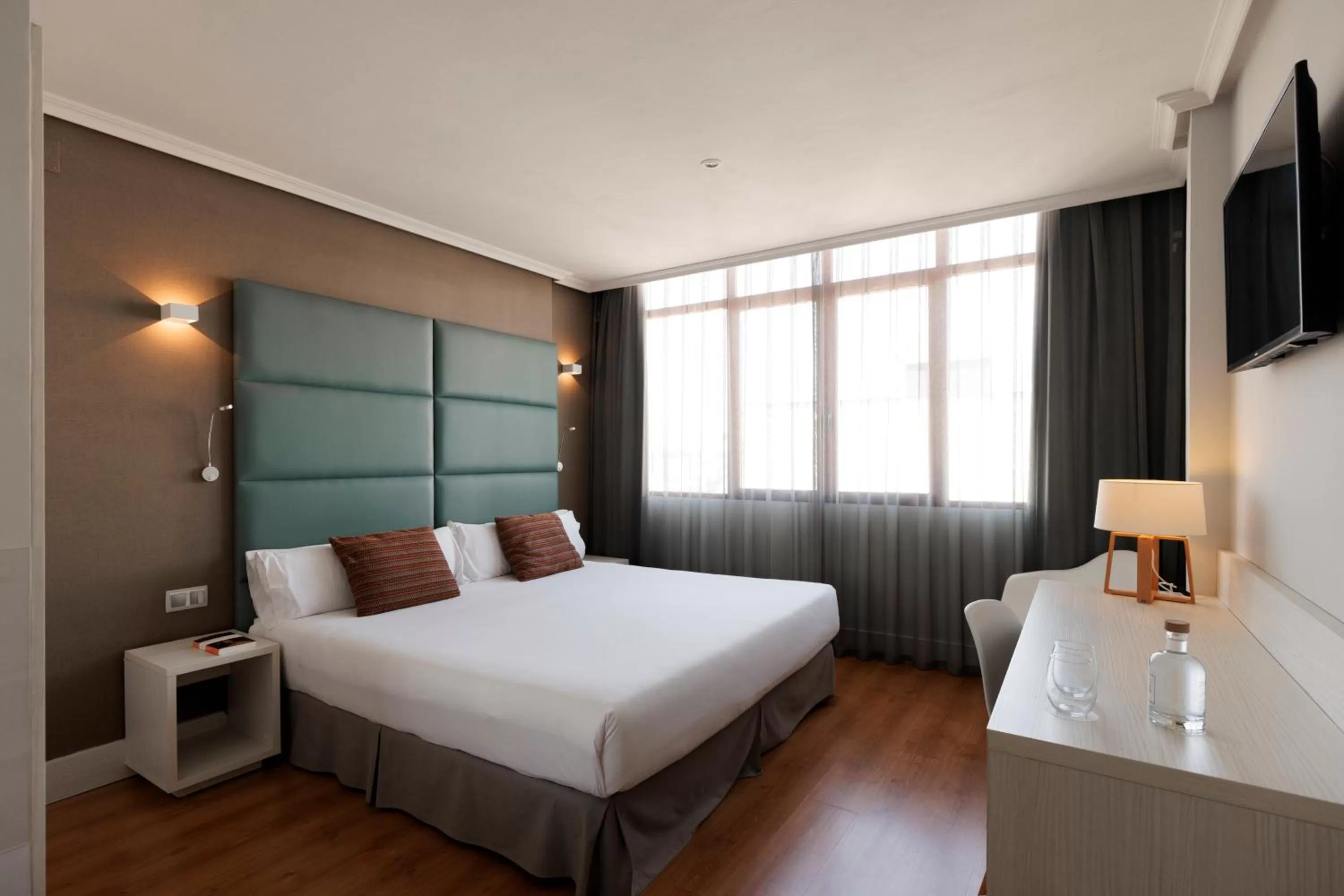 Two-Bedroom Suite with Sofa Bed in Hotel Pax Guadalajara