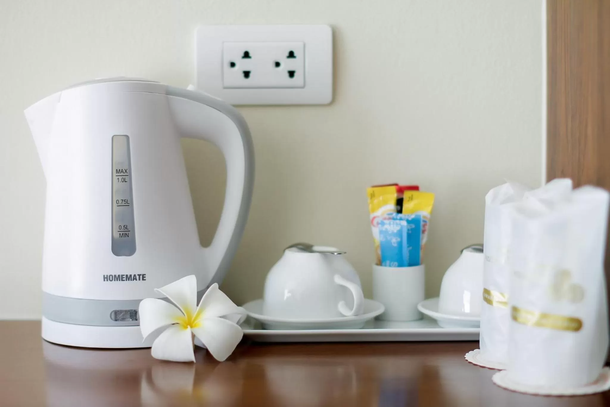 Coffee/tea facilities in Baan Nilrath Hotel