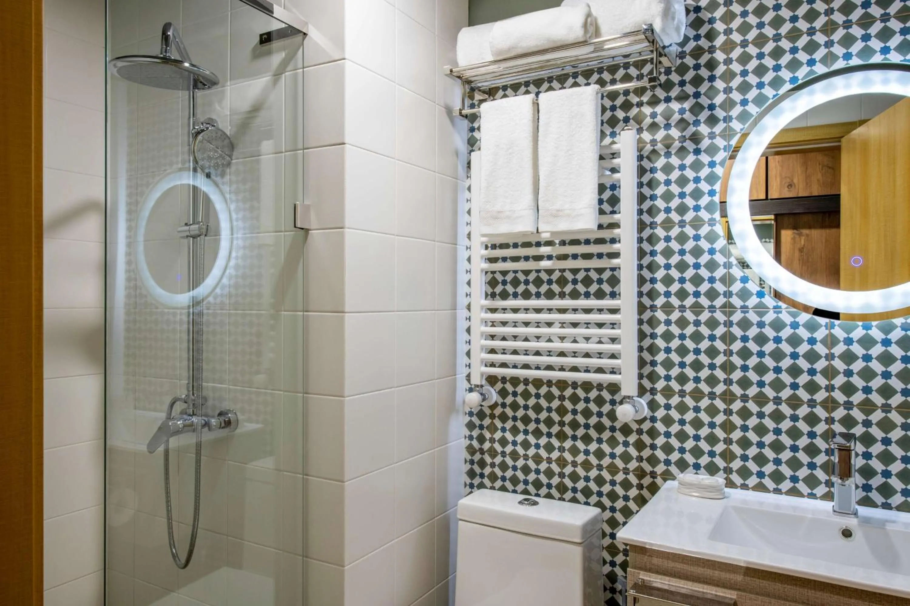 Superior Twin Room with Balcony and Mountain View in Best Western Gudauri