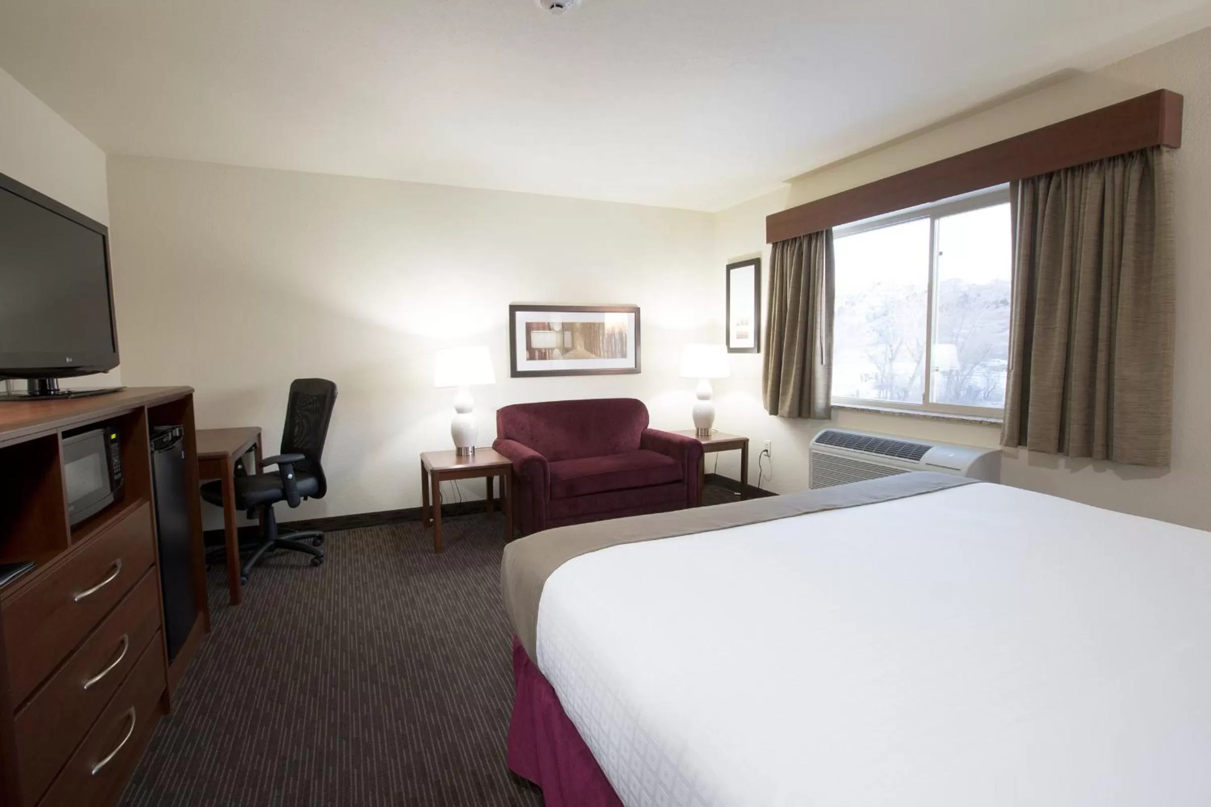 King Room - Non-Smoking in AmericInn by Wyndham Medora