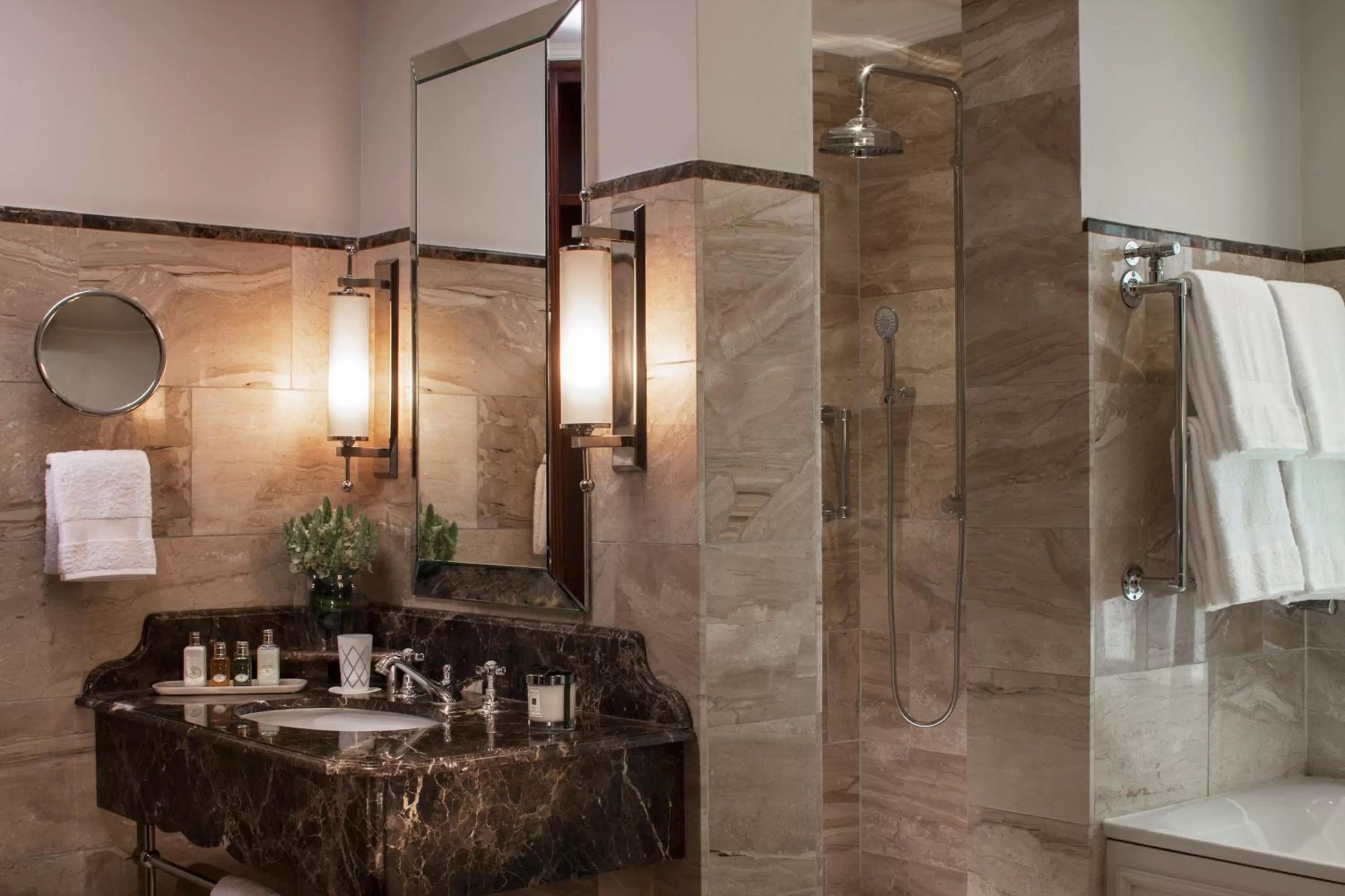 One-Bedroom King Suite in Four Seasons Hotel The Westcliff