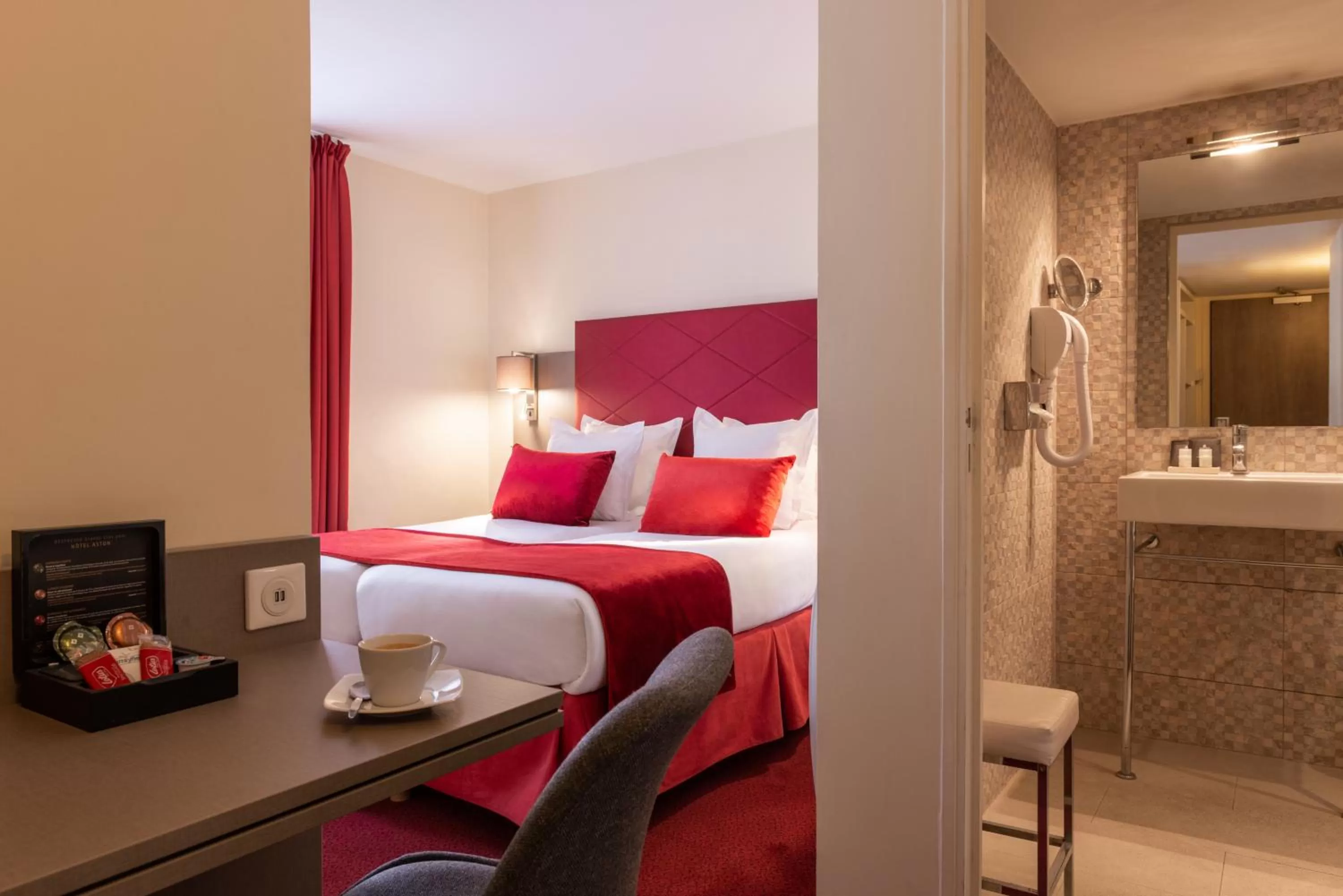 Superior Double or Twin Room in Hôtel Aston Paris