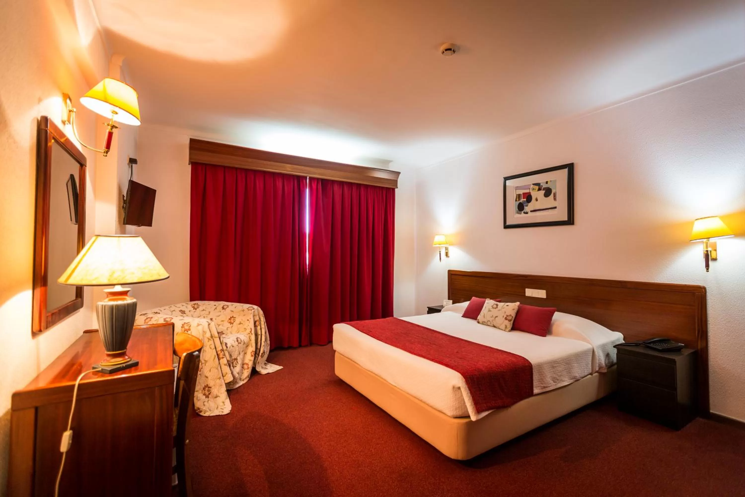Double Room in Hotel Arangues