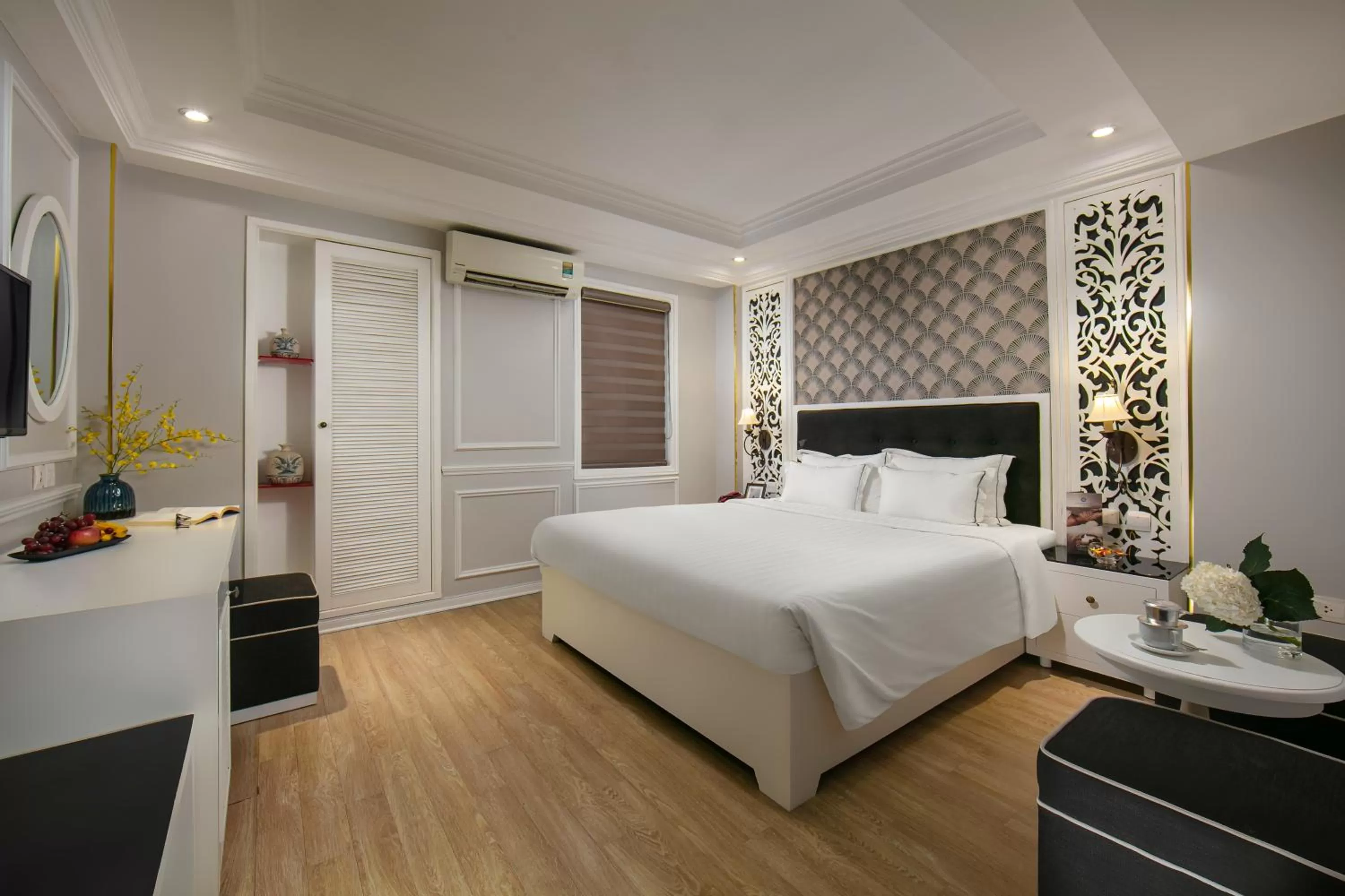 Deluxe Double Room in Lavender Central Hotel & Spa Hanoi